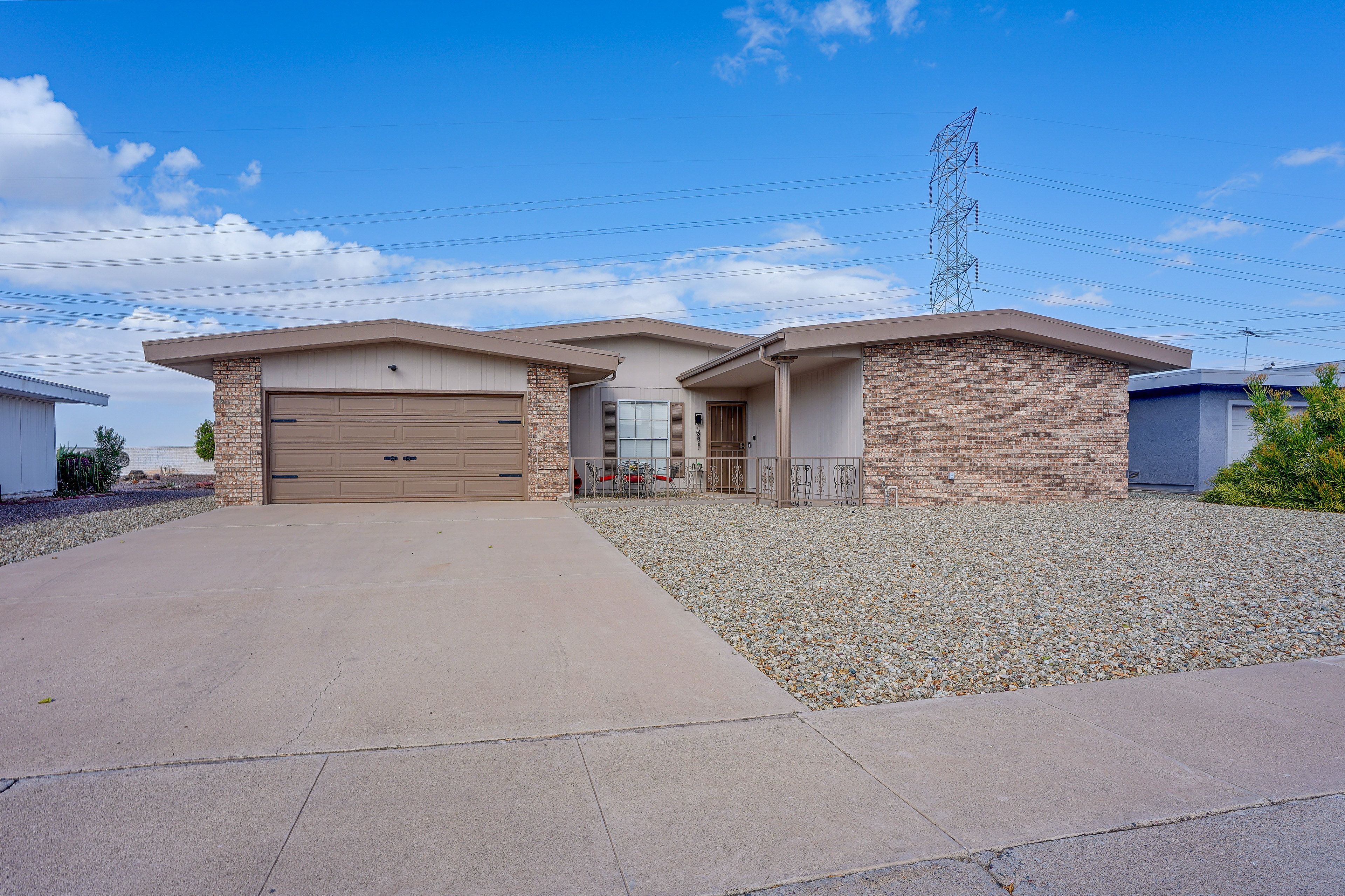 Garage (1 Vehicle) | Driveway (2 Vehicles)