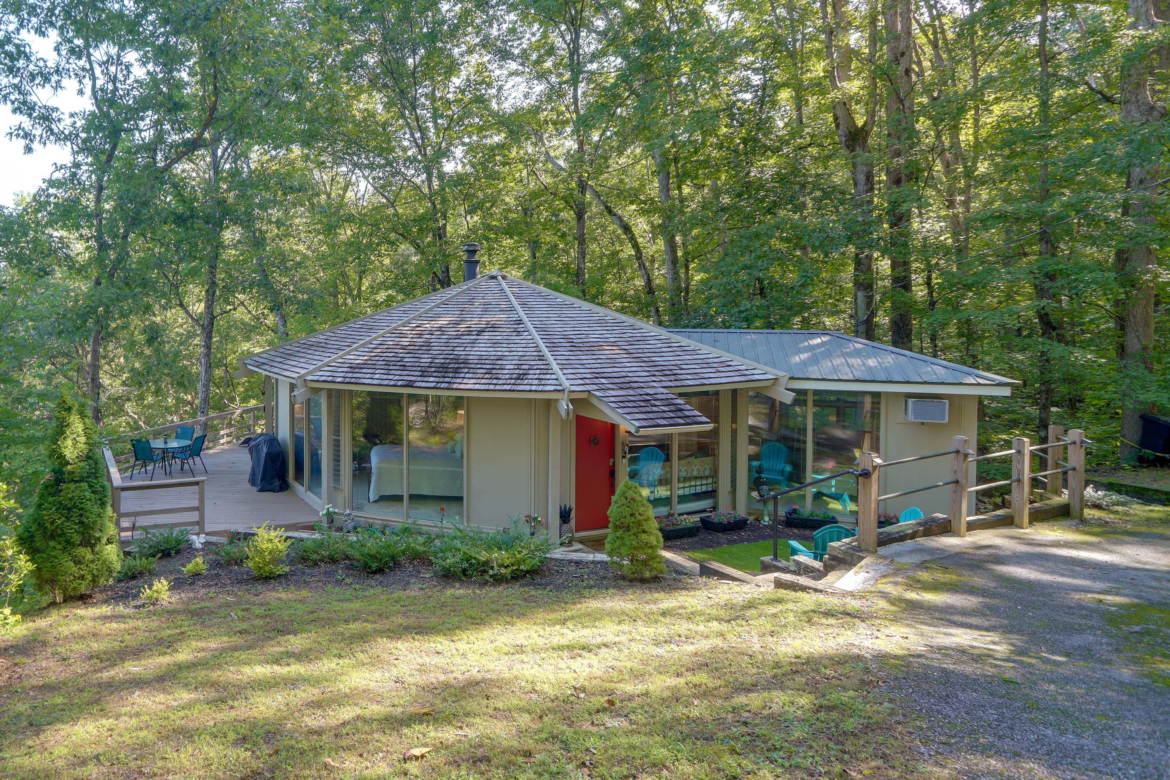 Murphy Vacation Rental | 2BR | 2BA | 1,000 Sq Ft