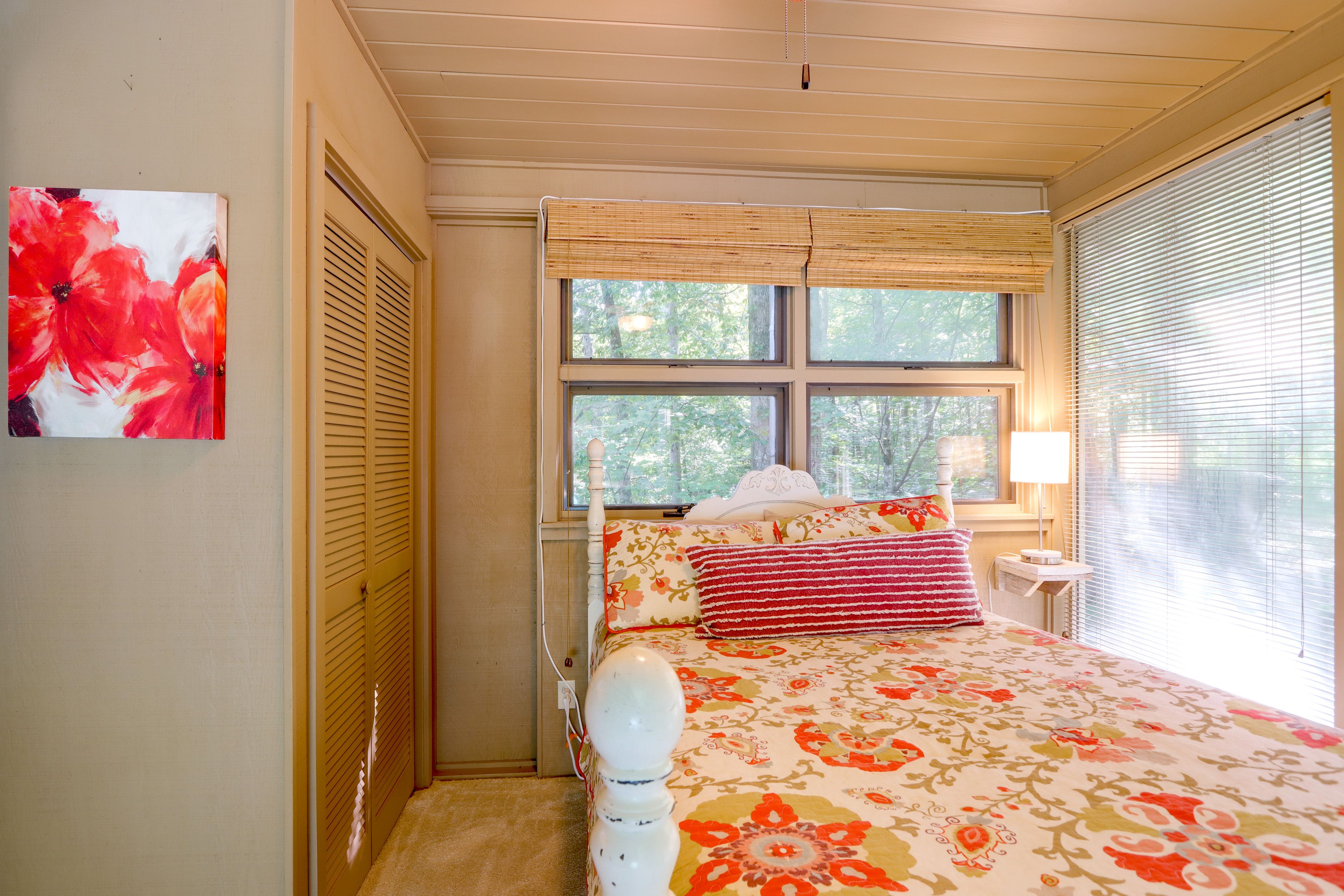 Bedroom | Full Bed