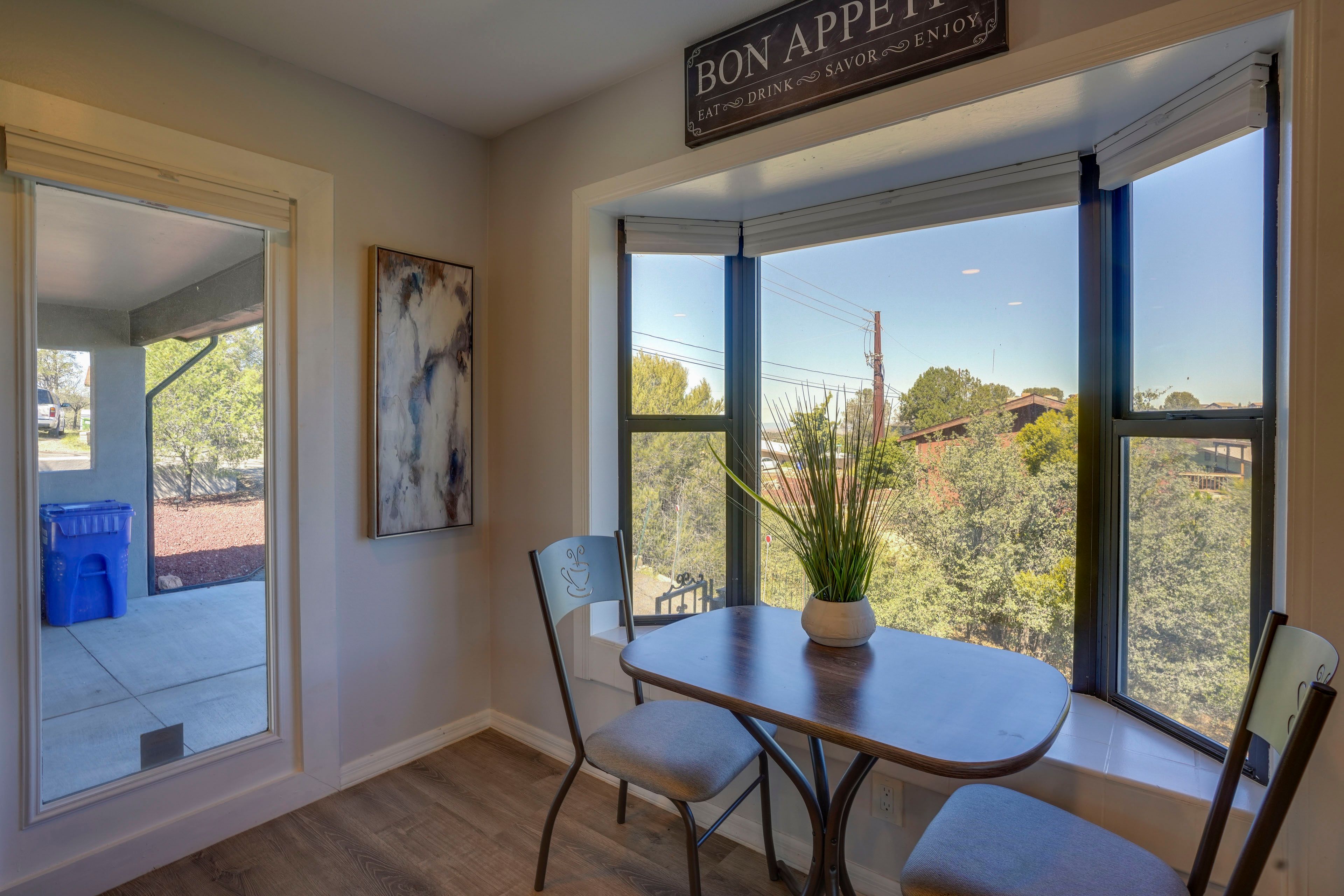 Breakfast Nook | Main Level