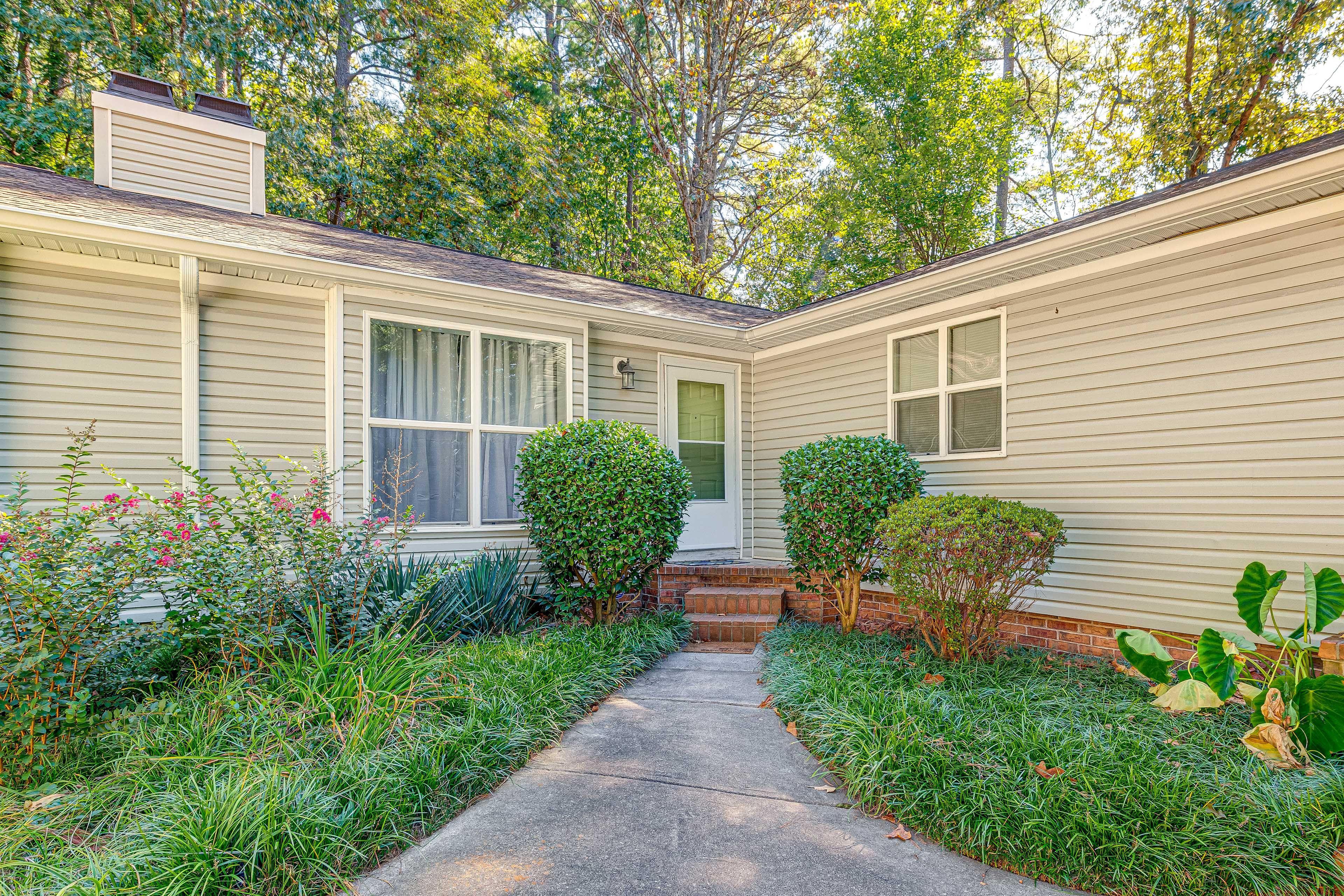 Exterior | 4-Plex Unit | 3 Steps to Enter