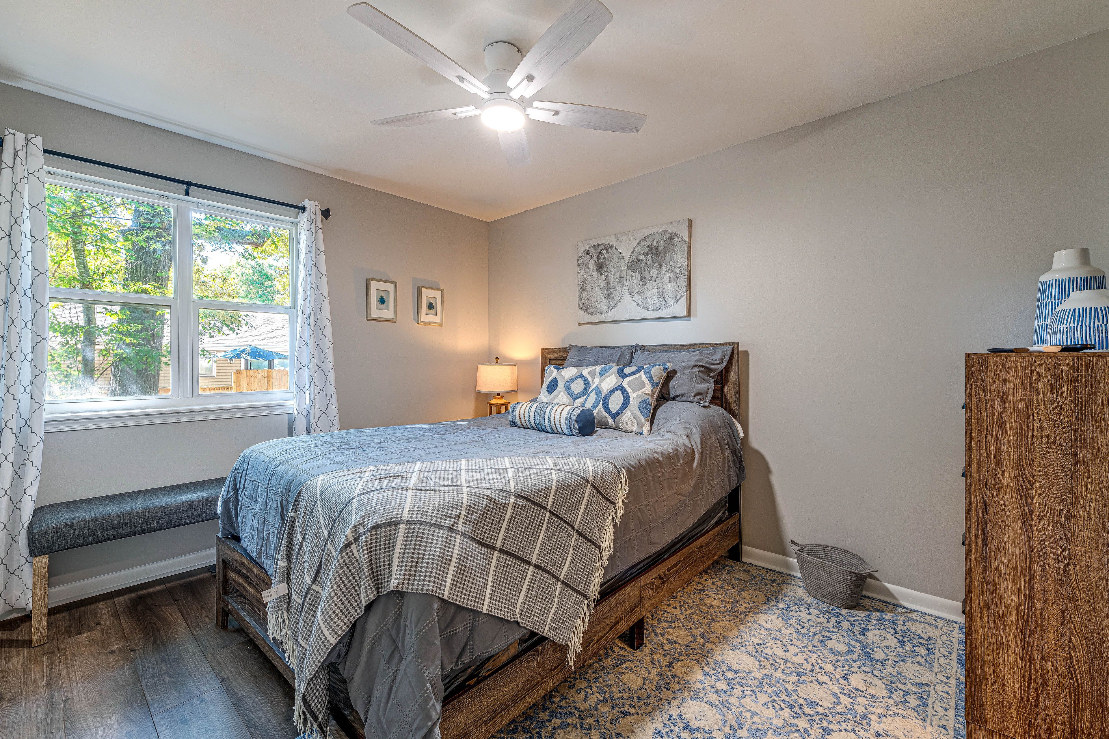 Bedroom | Queen Bed | En-Suite Bathroom