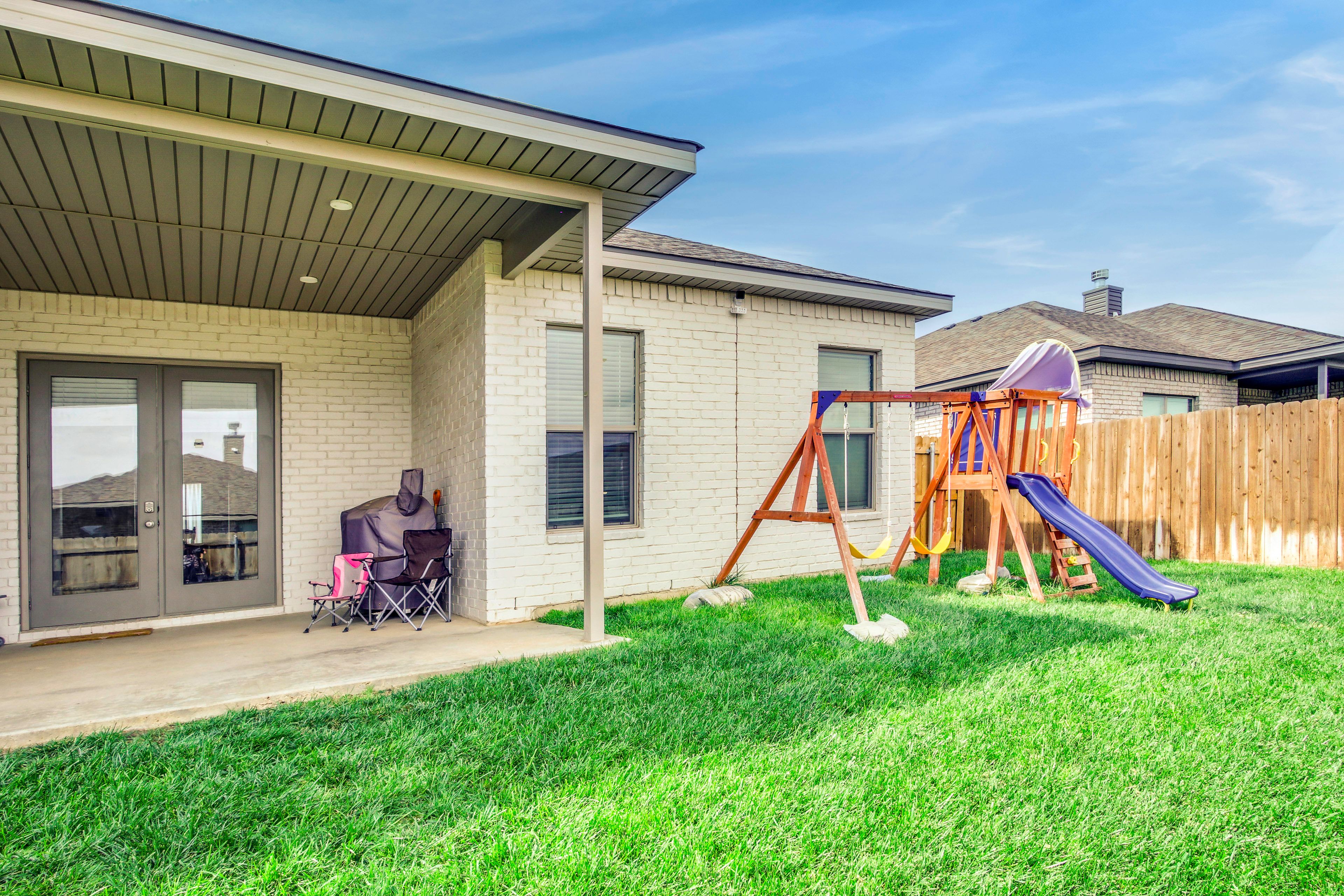 Fenced Yard | Playset
