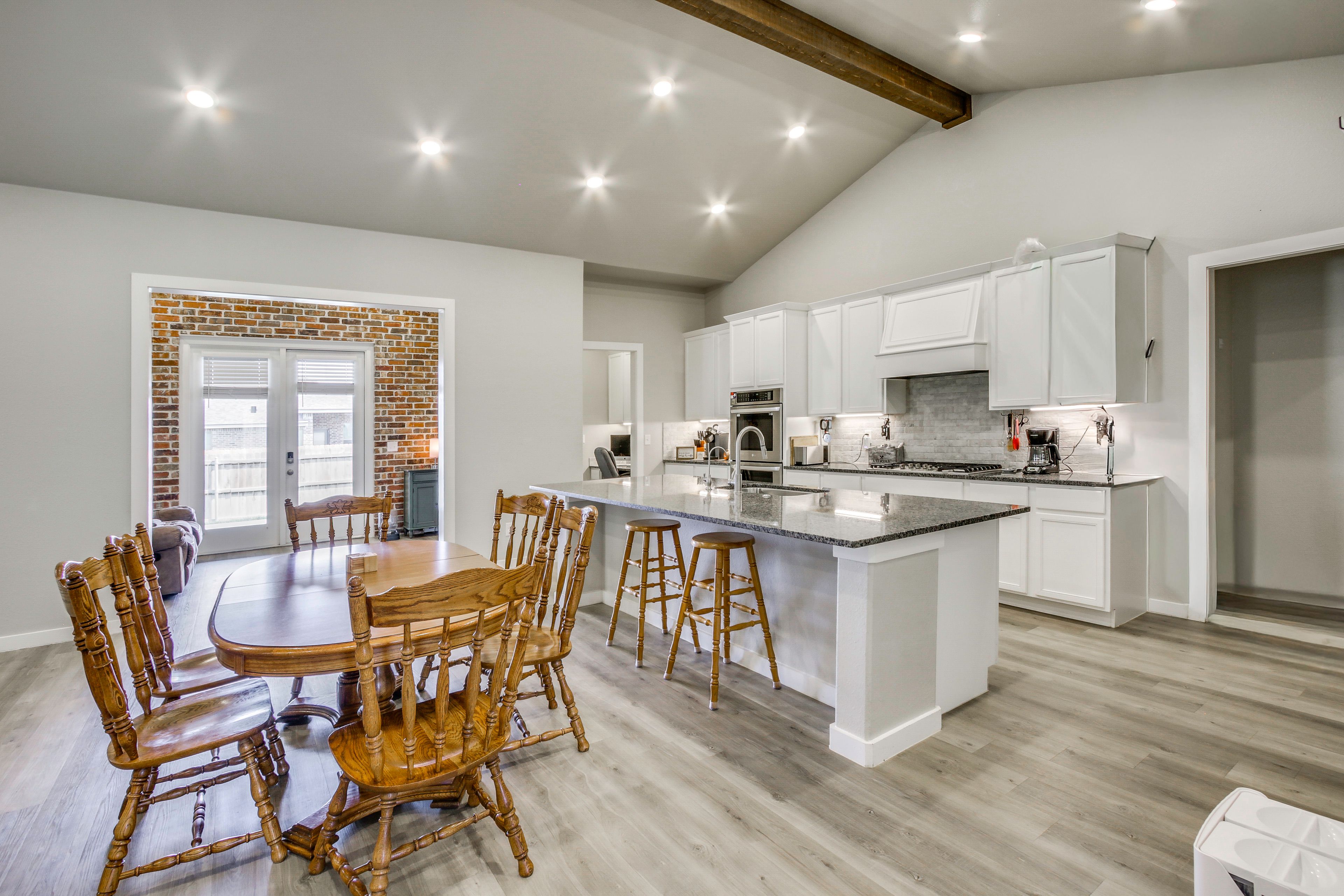 Kitchen | Dining Area