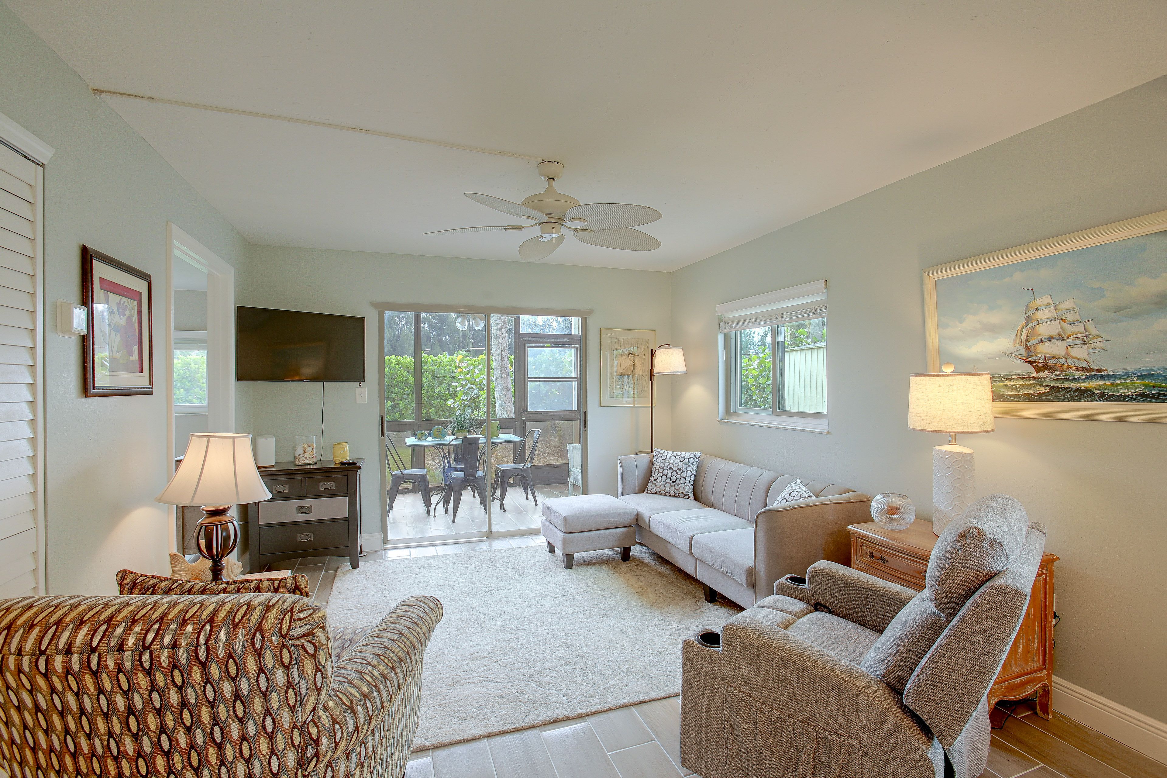 Fort Myers Vacation Rental | 2BR | 2BA | 974 Sq Ft