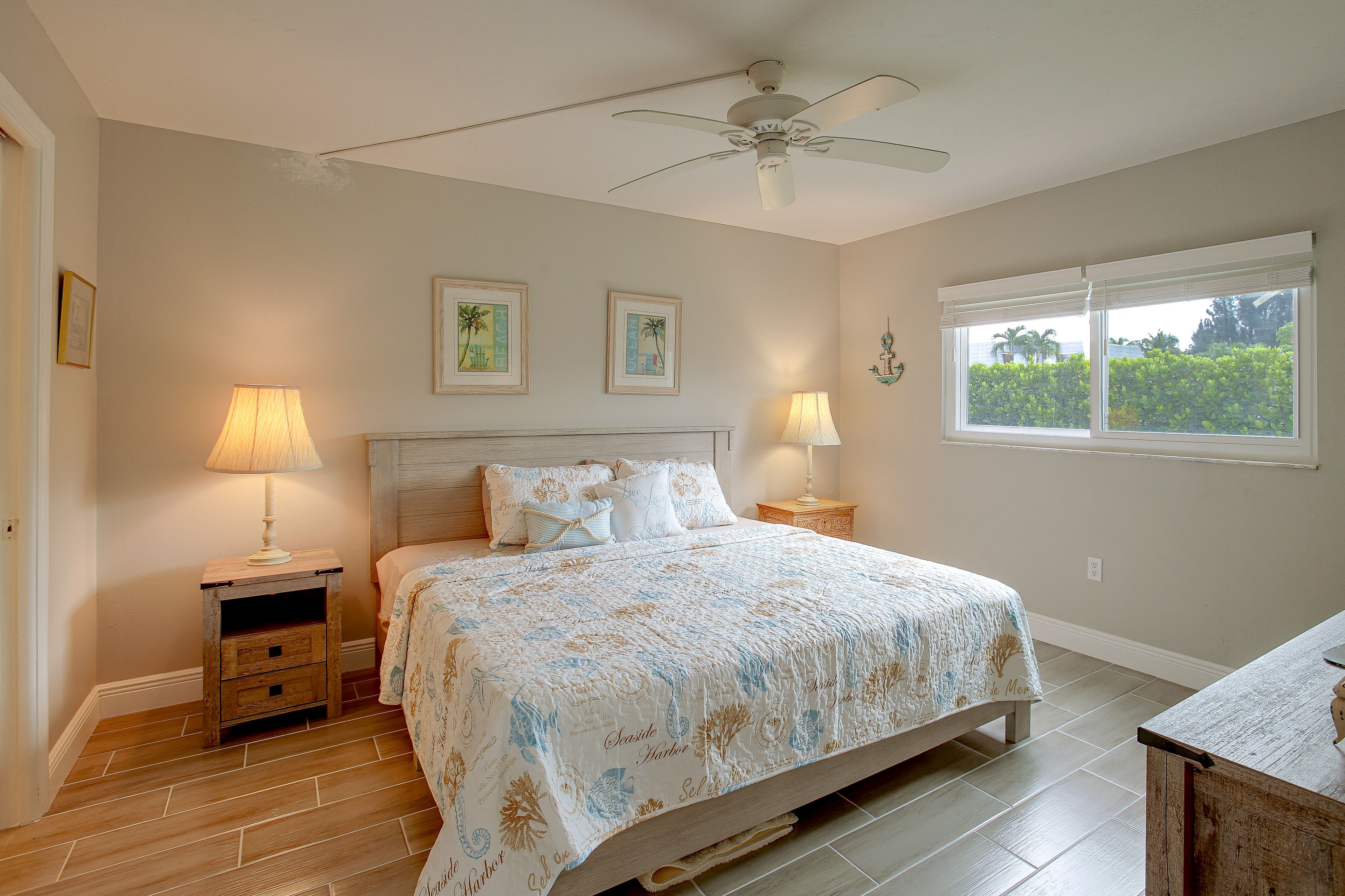 Bedroom | King Bed