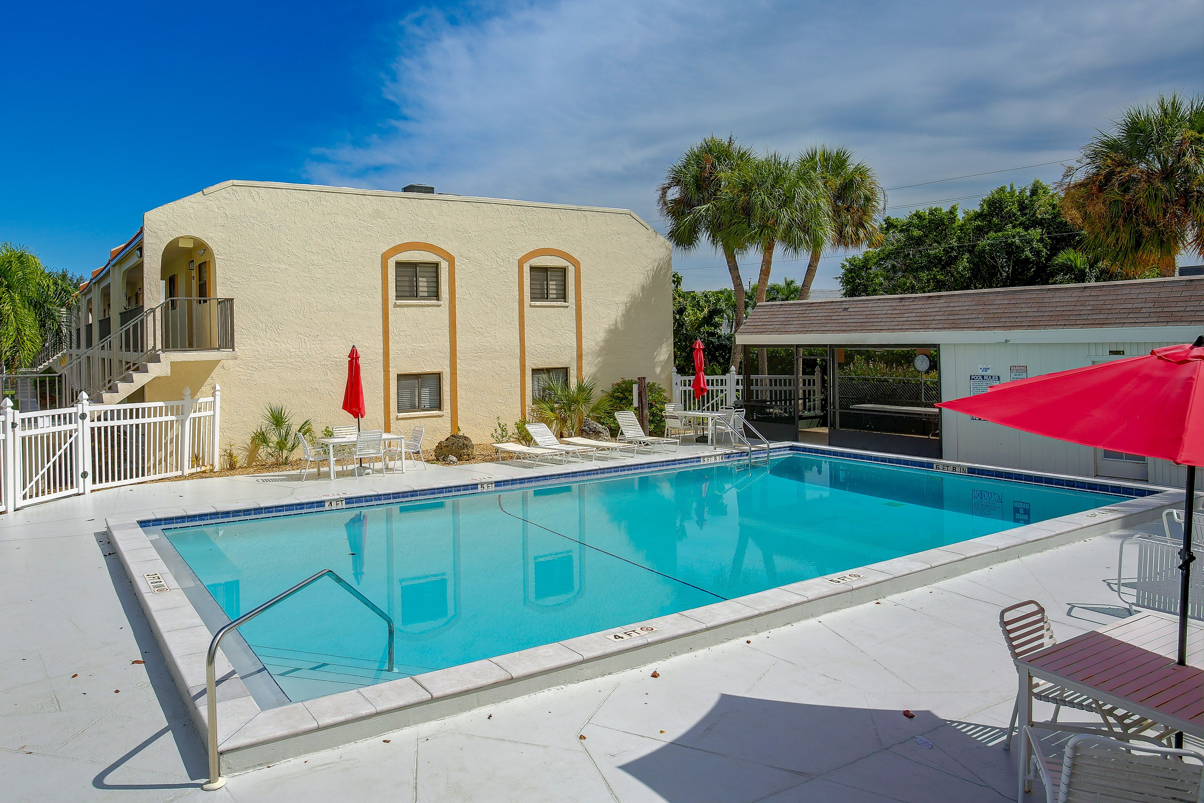 Casa Bella | Community Pool