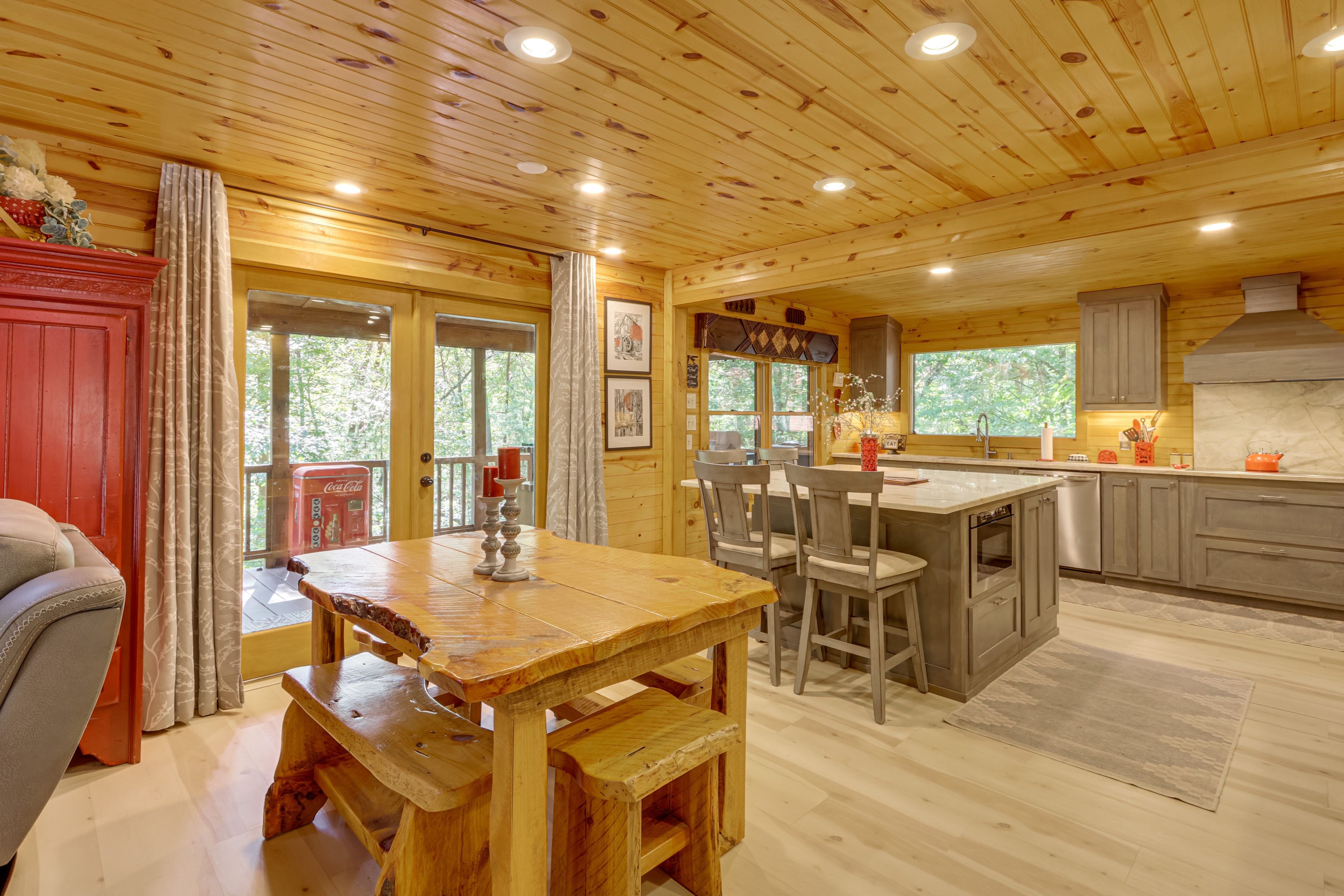 Dining Area | Main Floor