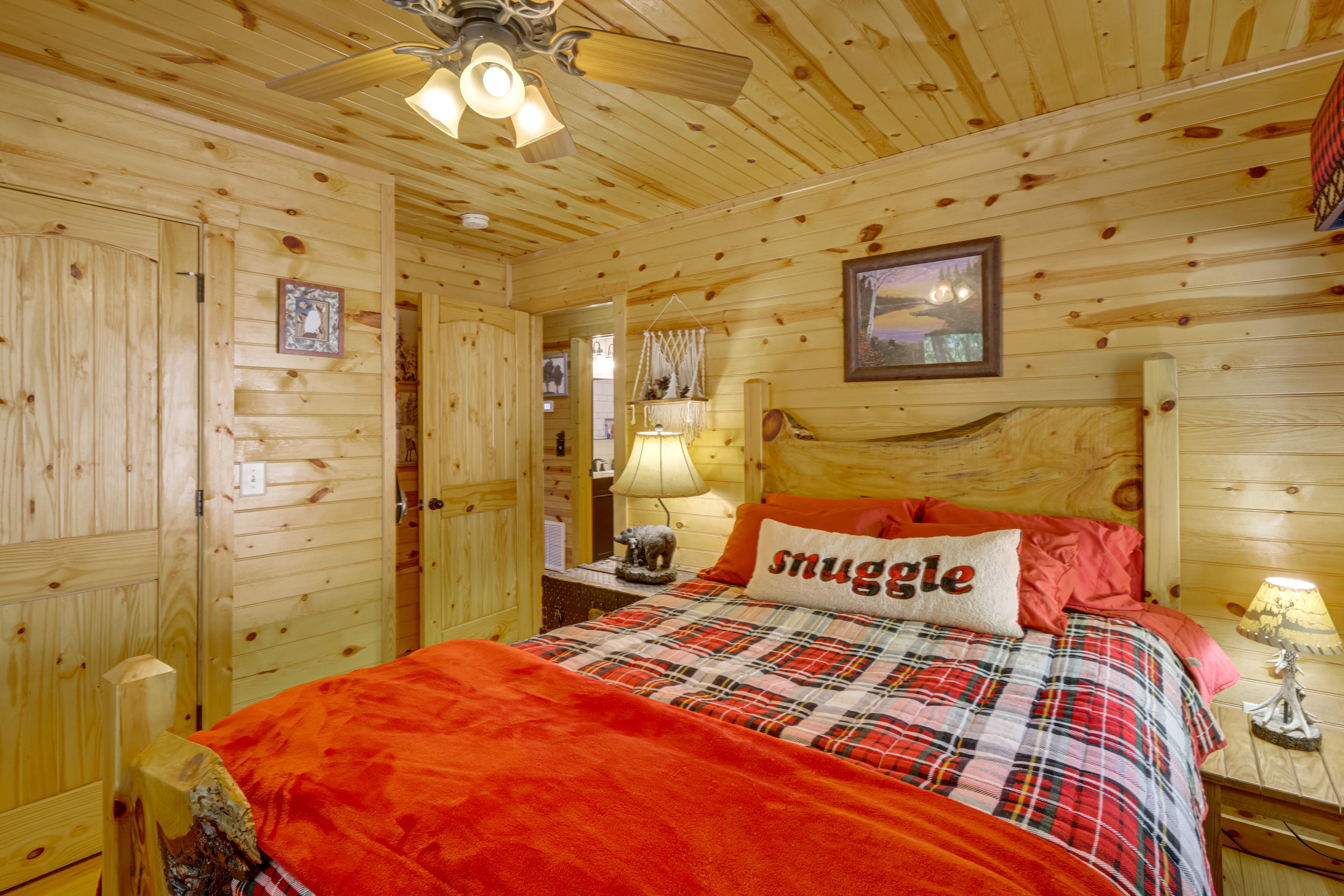 Bedroom | 2 Queen Bed | Main Floor