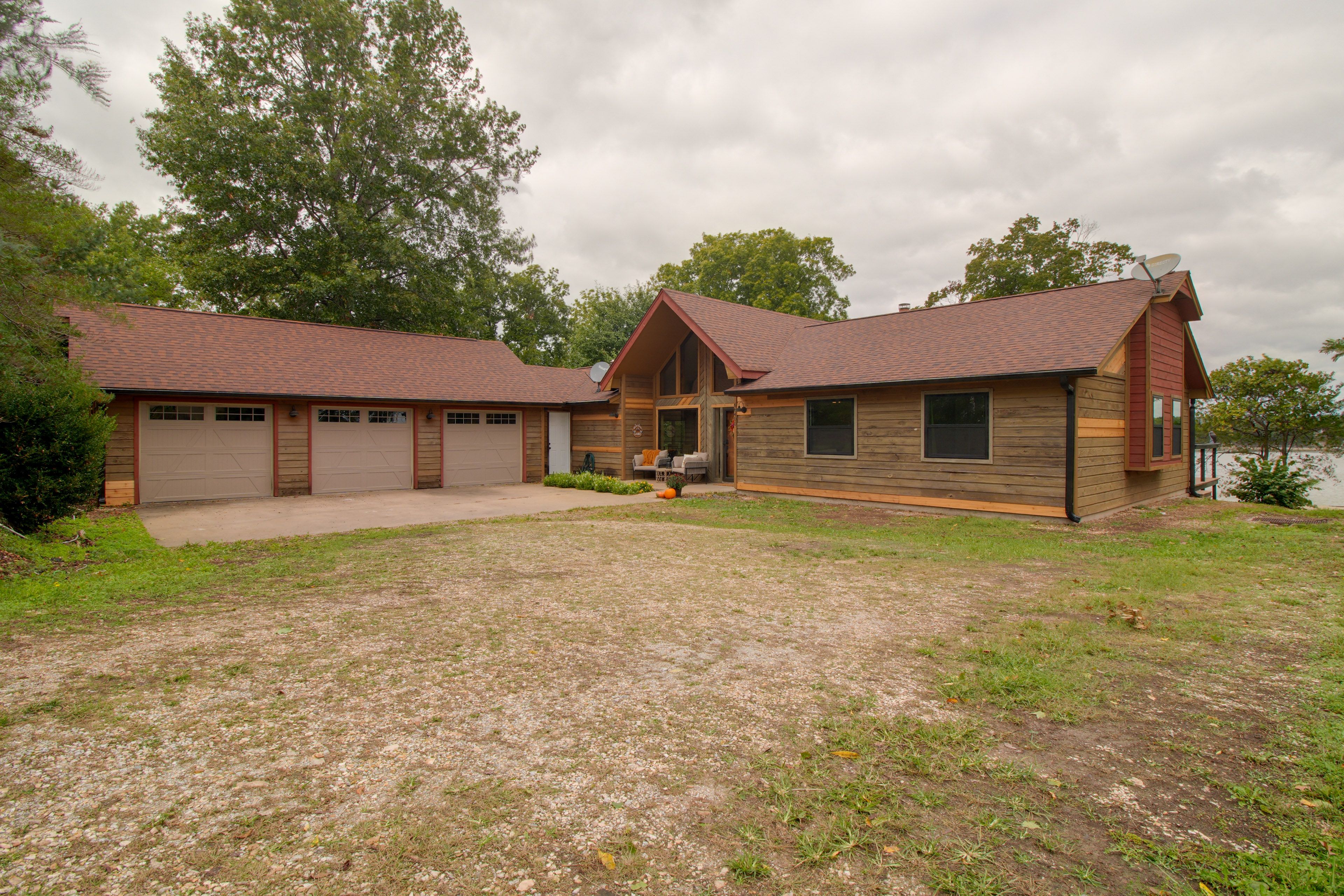 Exterior | Garage (1 Vehicle) | Driveway (2 Vehicles) | Overflow Parking