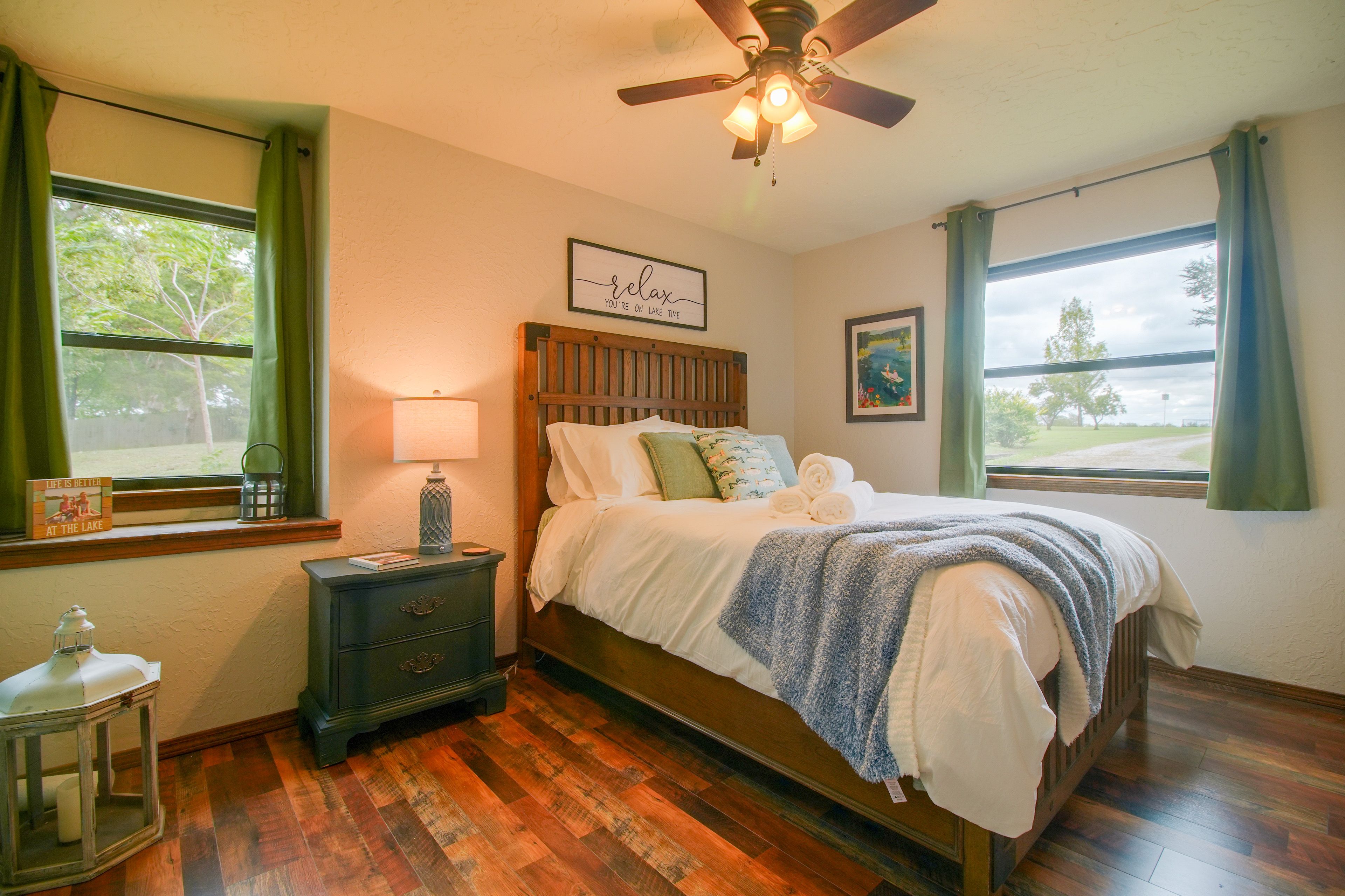 Bedroom 2 | Queen Bed