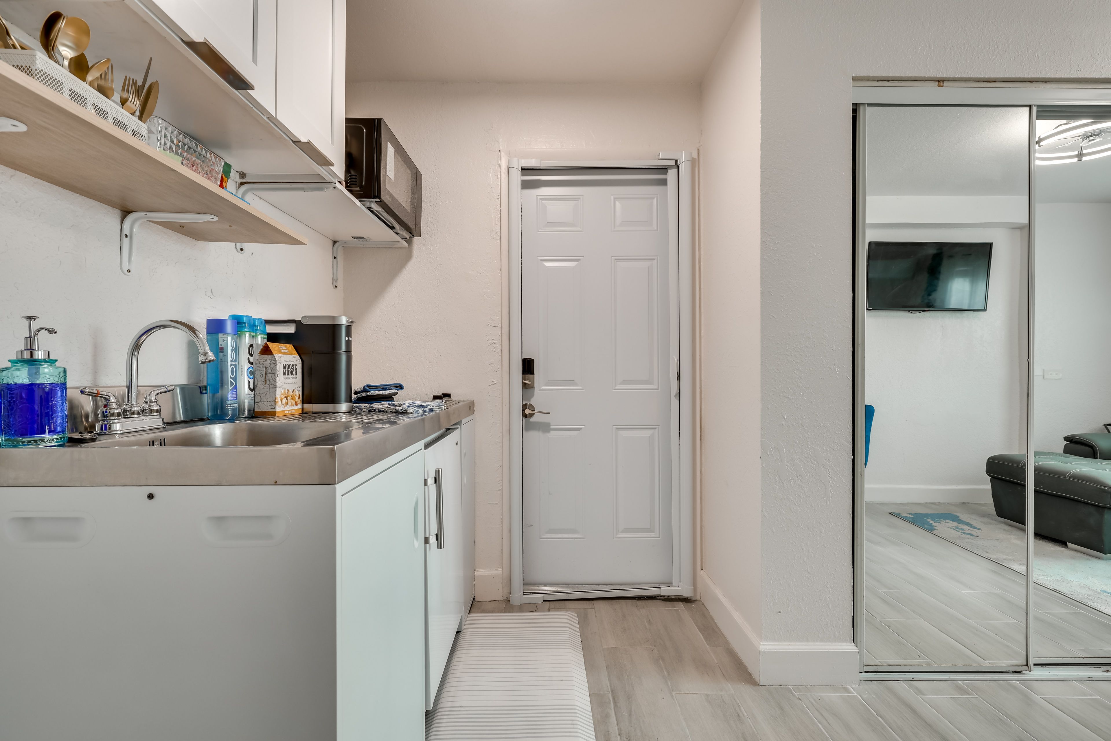 Studio | Kitchenette