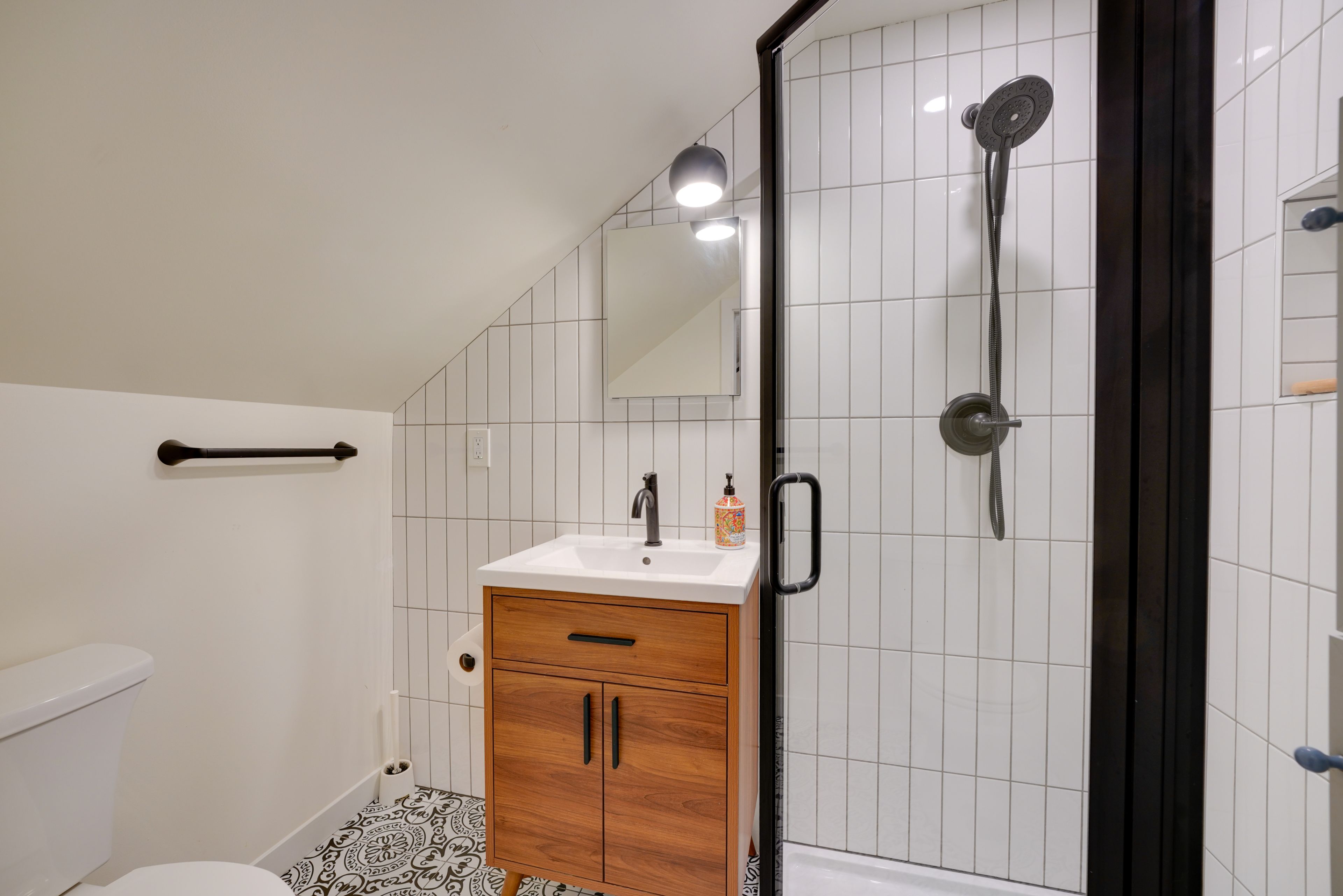 Bathroom | 3rd Floor