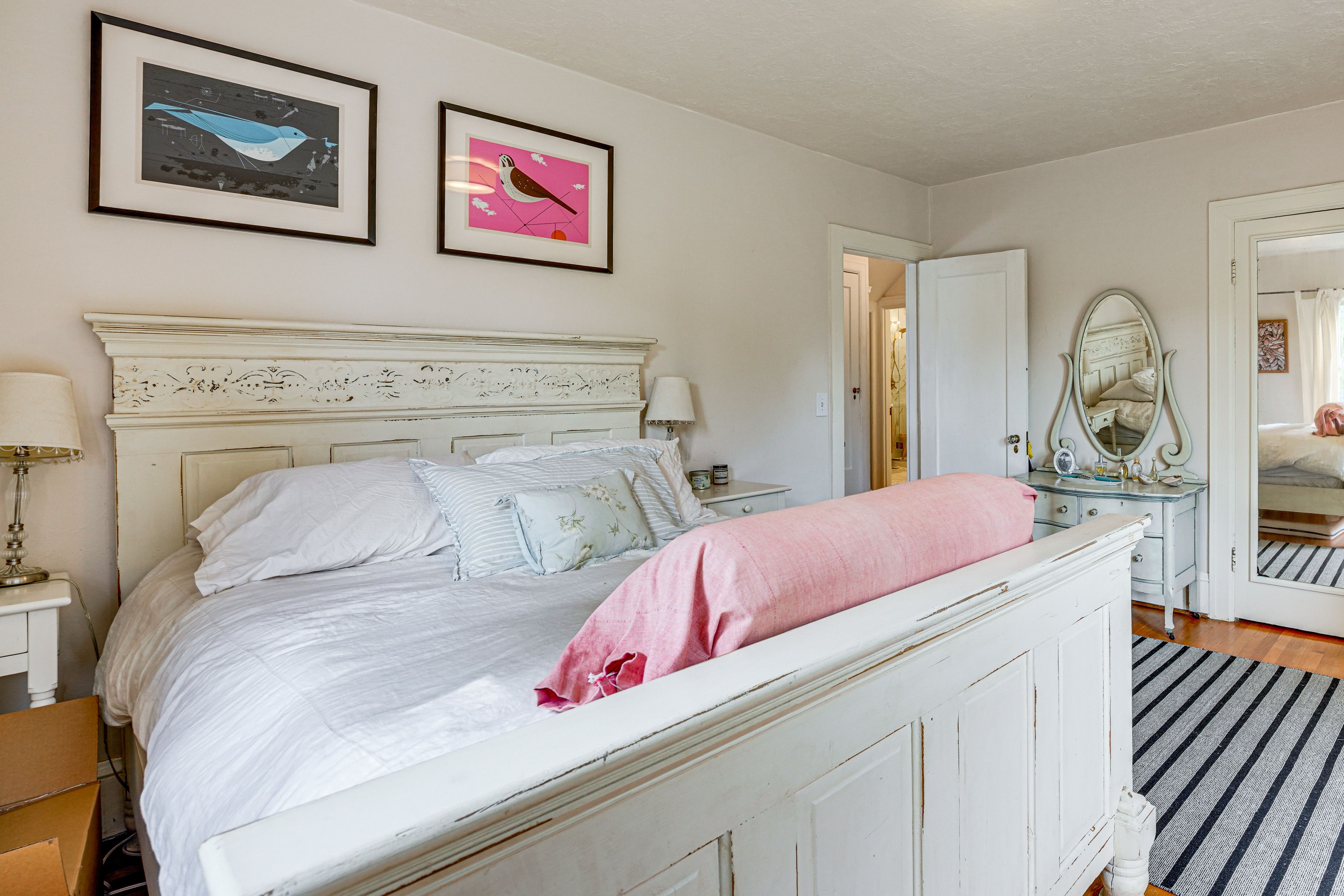 Bedroom | Queen Bed | 2nd Floor