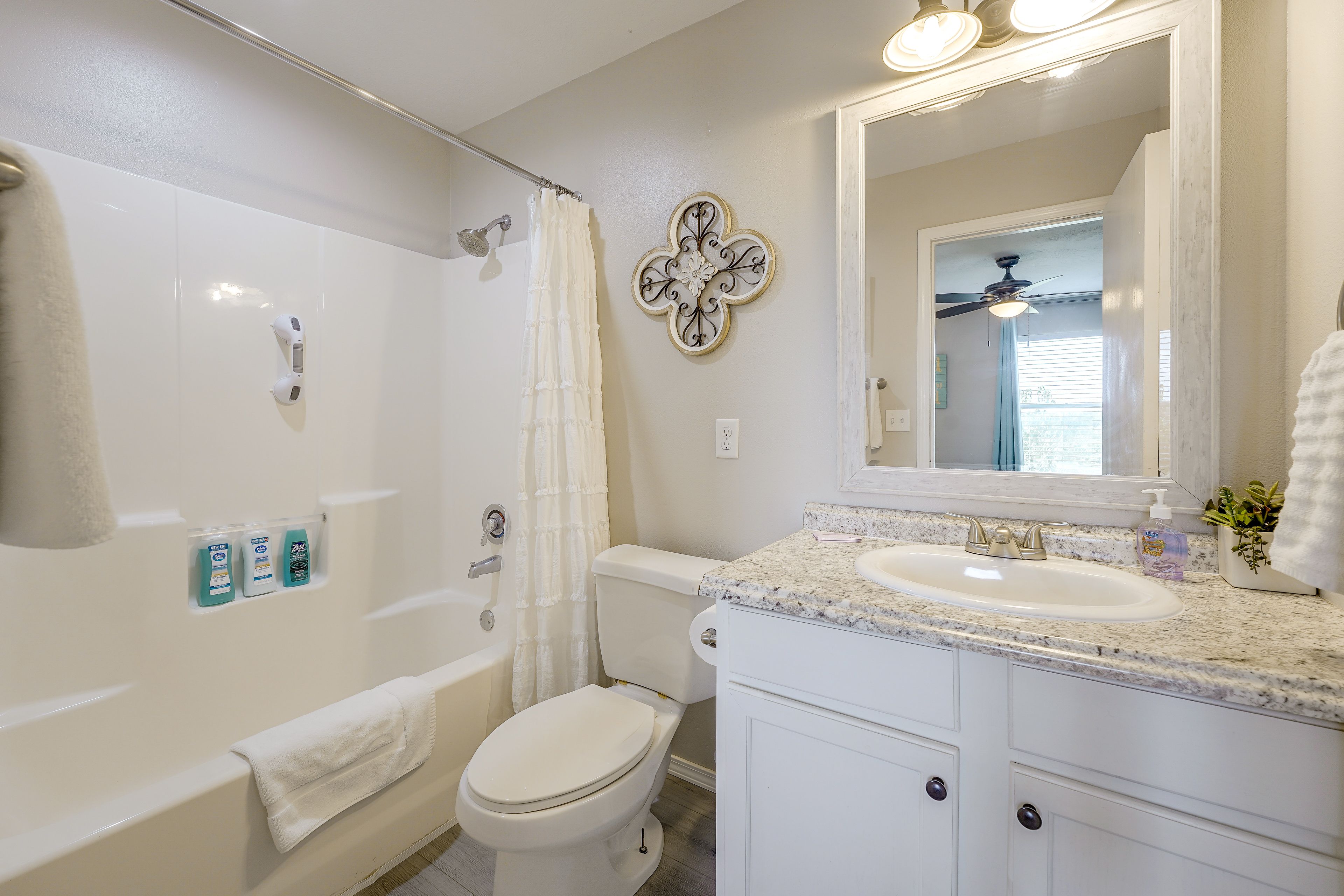 En-Suite Bath | Unit 2