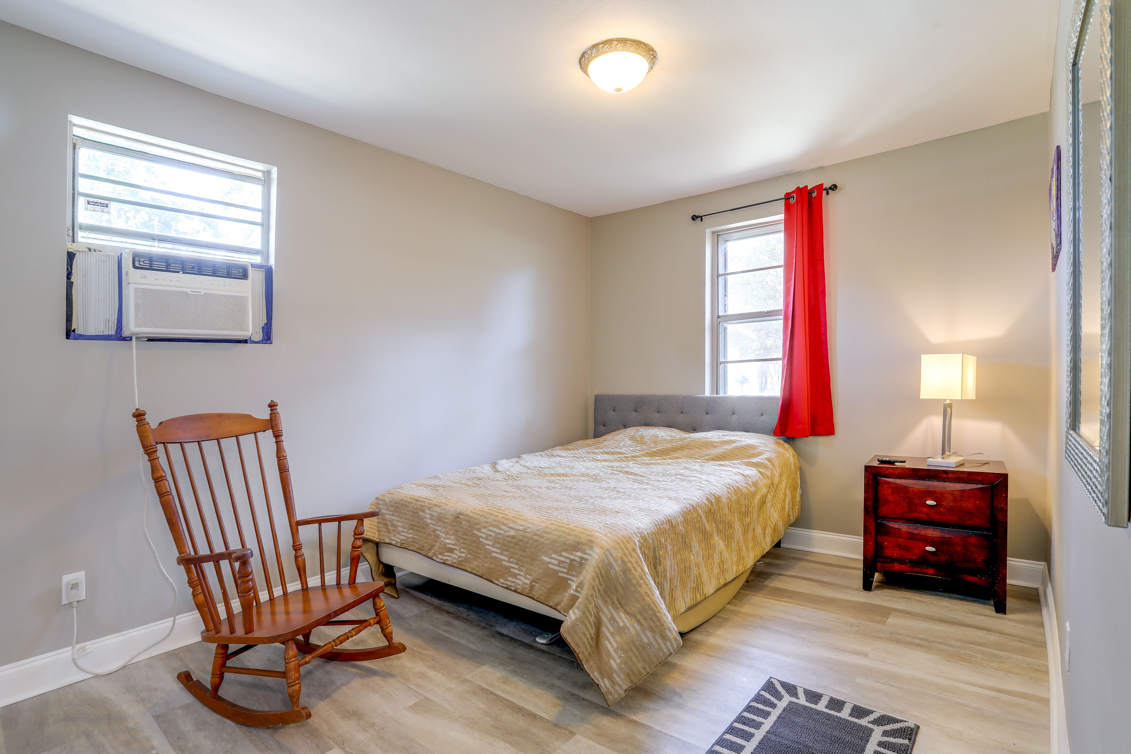 Bedroom | Full Bed