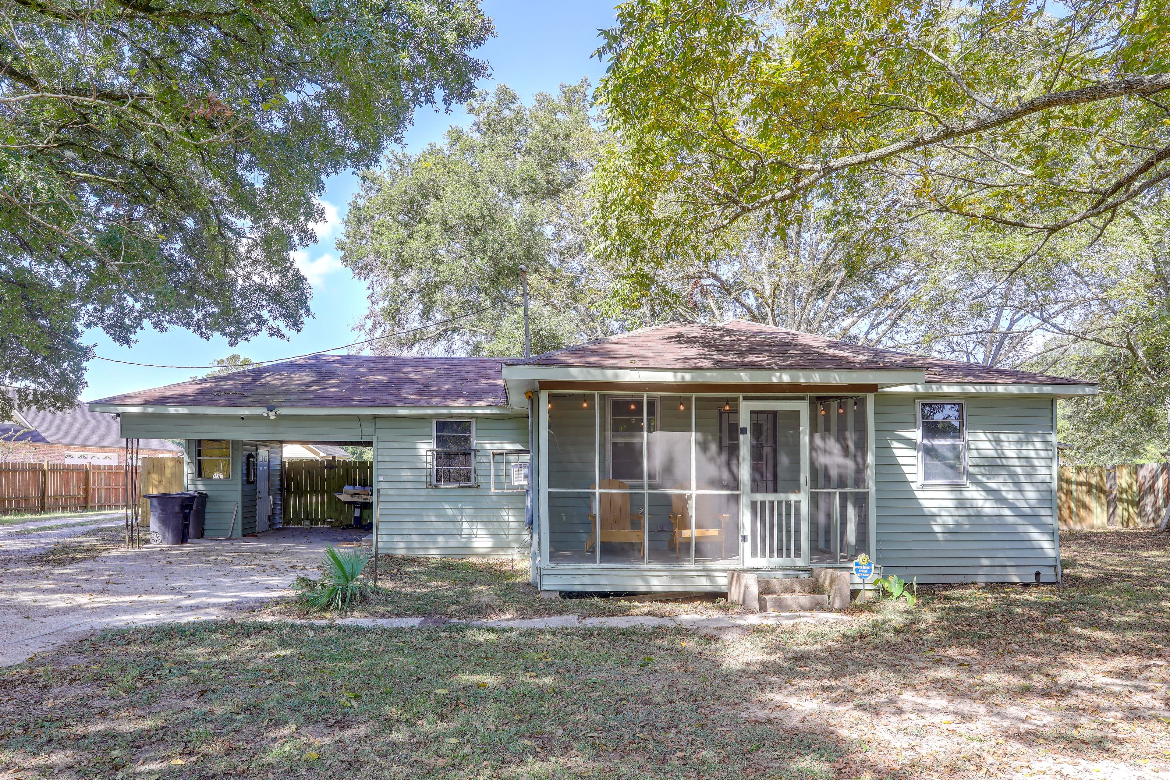 Baton Rouge Vacation Rental | 2BR | 1BA | 1,200 Sq Ft