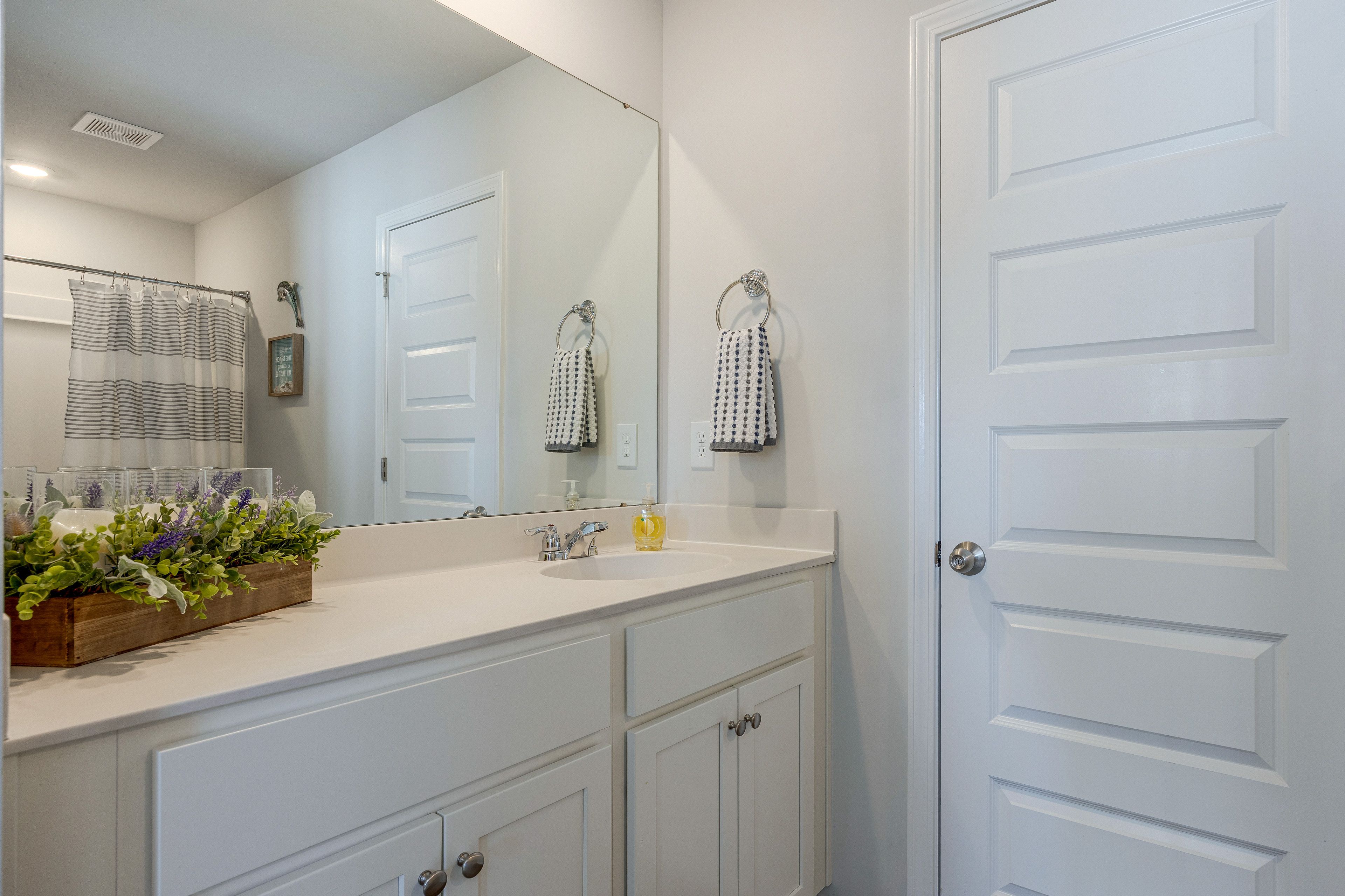 Bathroom | 2nd Floor