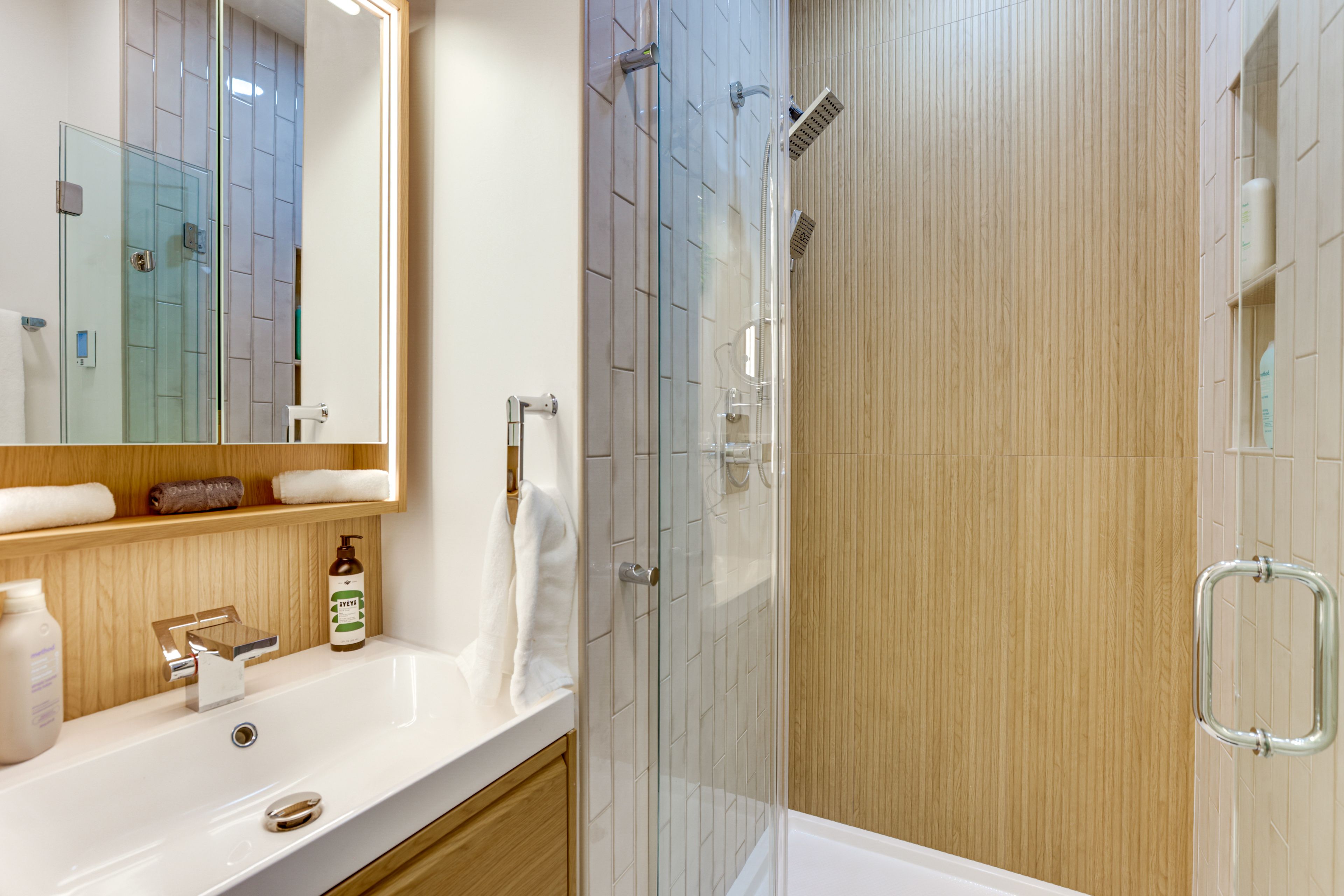Full Bathroom | Towels & Linens Provided