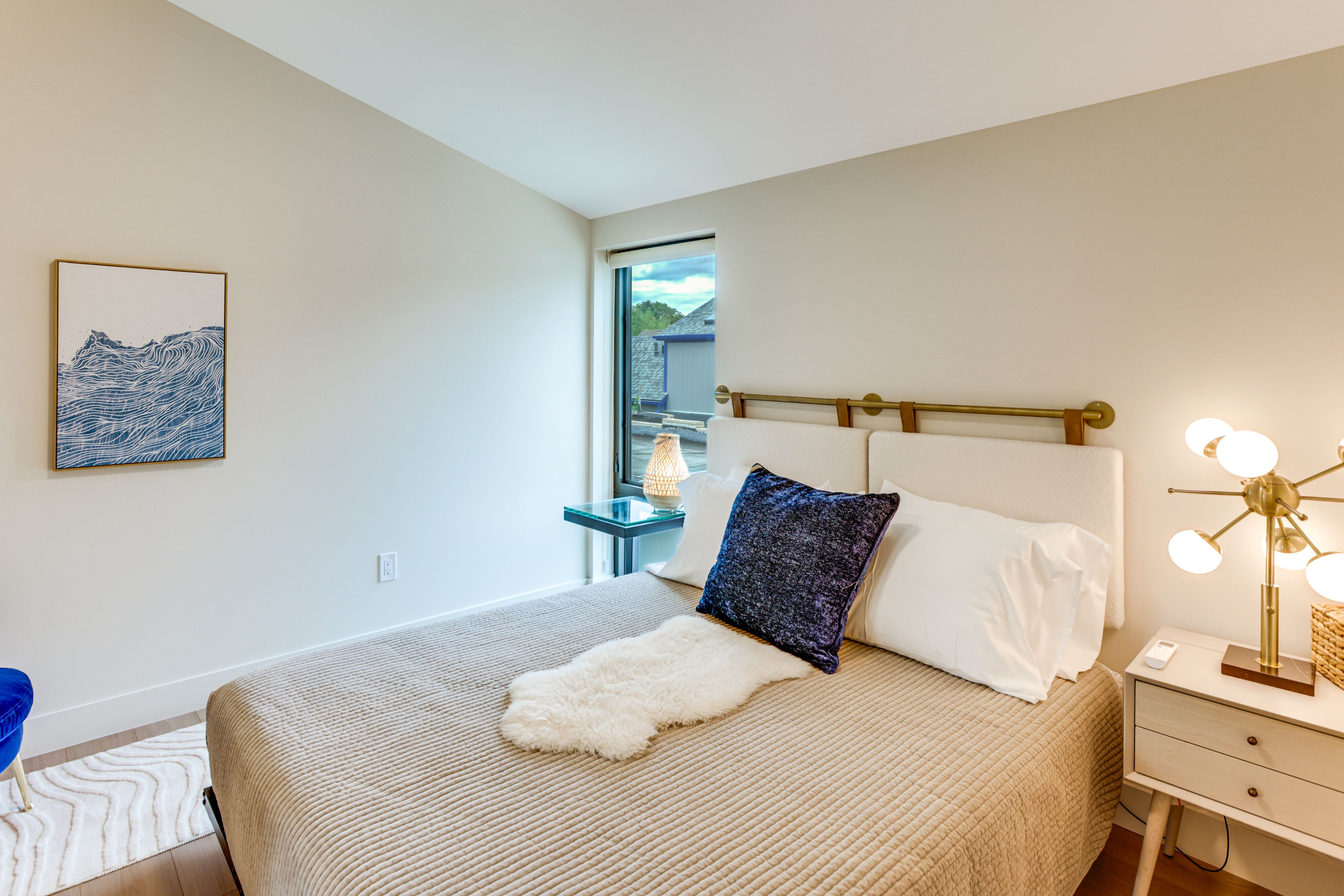 Bedroom | Queen Bed