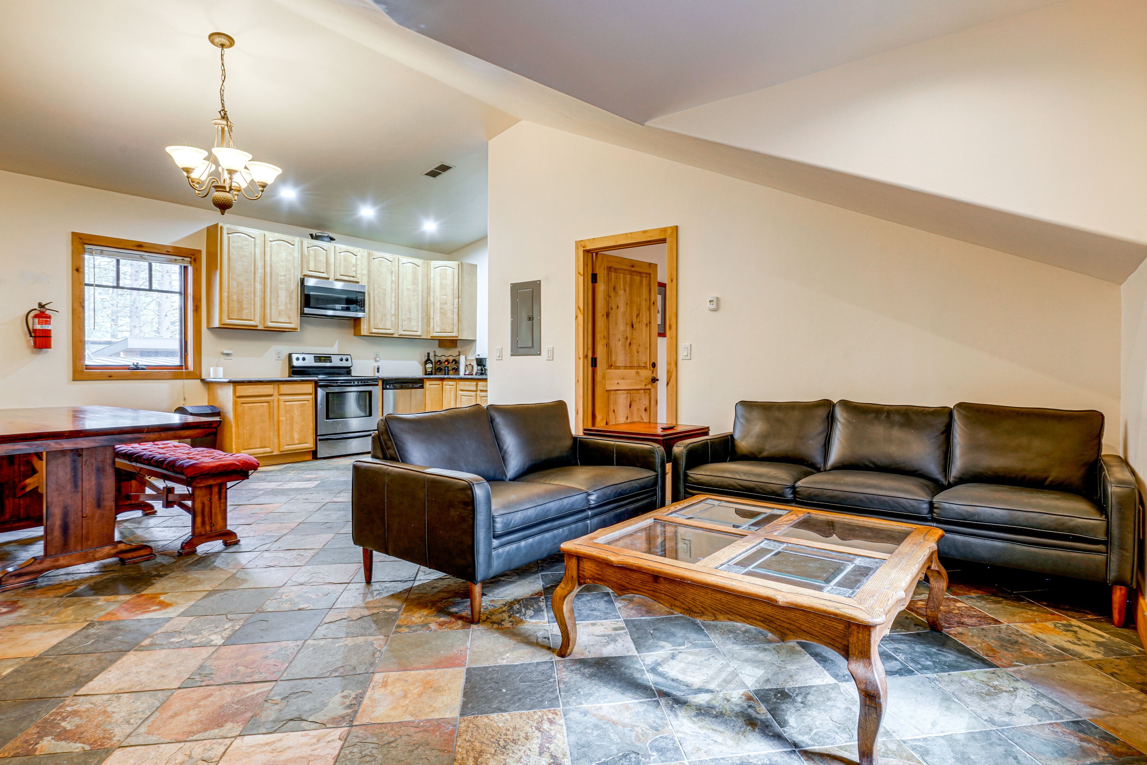 Truckee Vacation Rental | 2BR | 1BA | 1,009 Sq Ft | Stairs to Enter