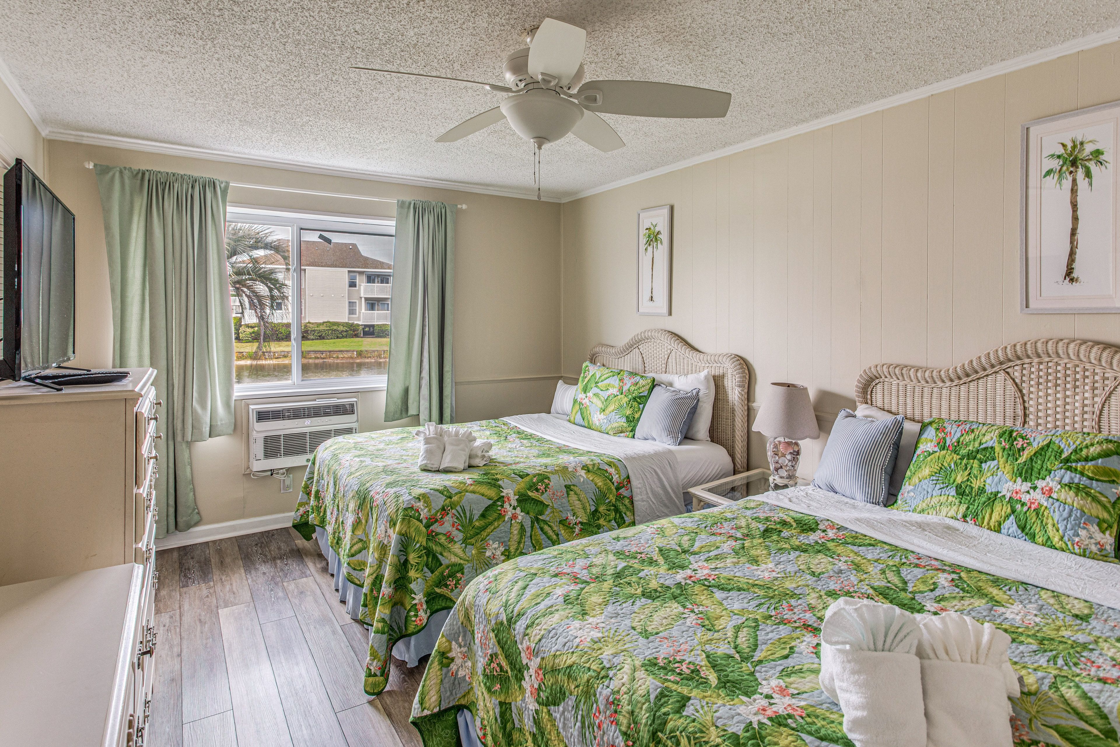 Bedroom 1 | 2 Queen Beds