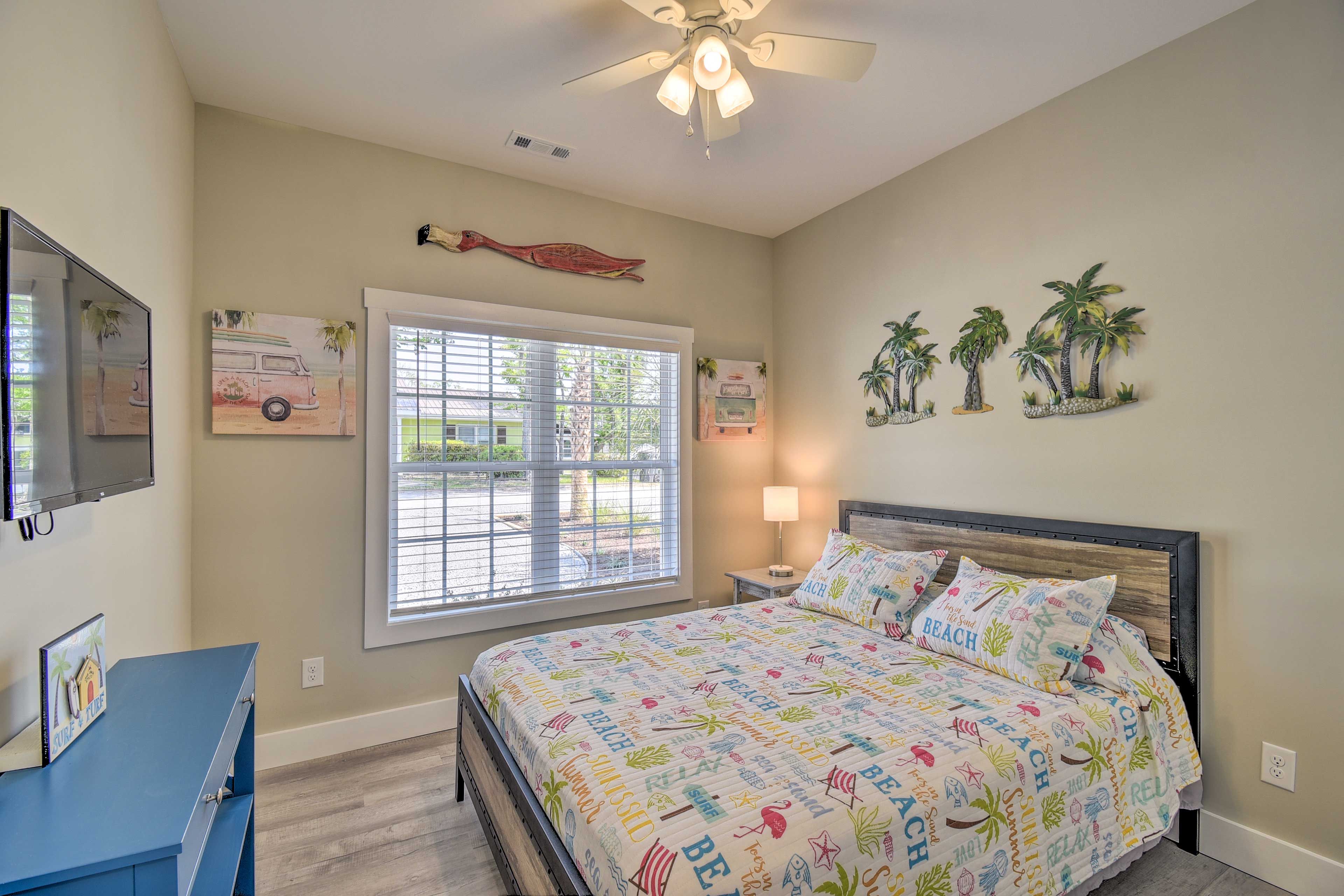 Unit B | Bedroom 3 | Queen Bed