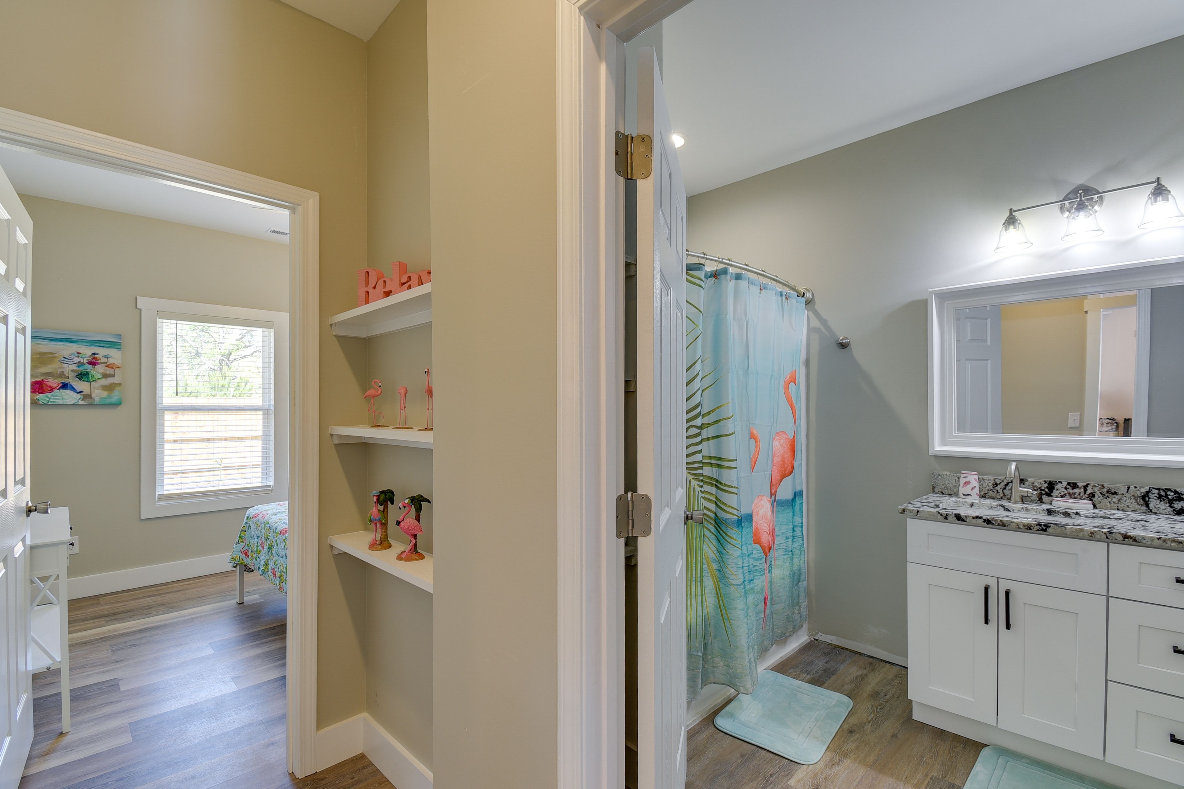 Unit A | Full Bathroom | Towels Provided
