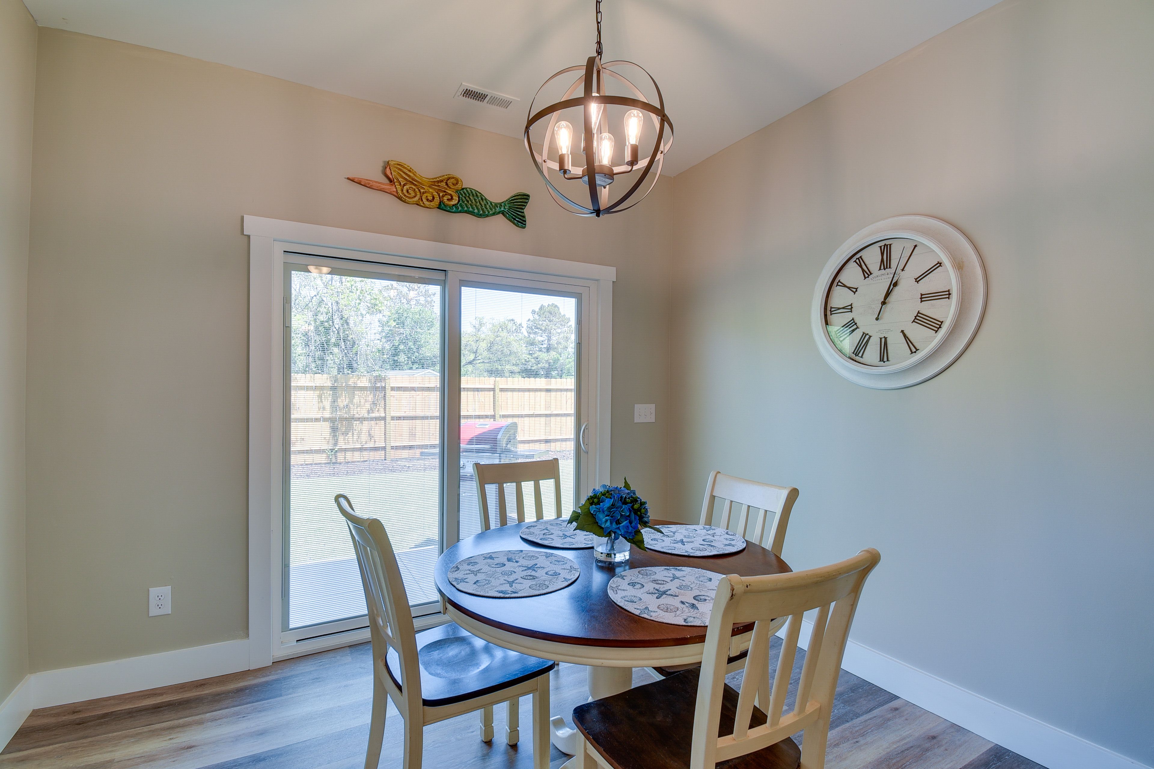 Unit B | Dining Area | Dishware & Flatware | Central A/C & Heat
