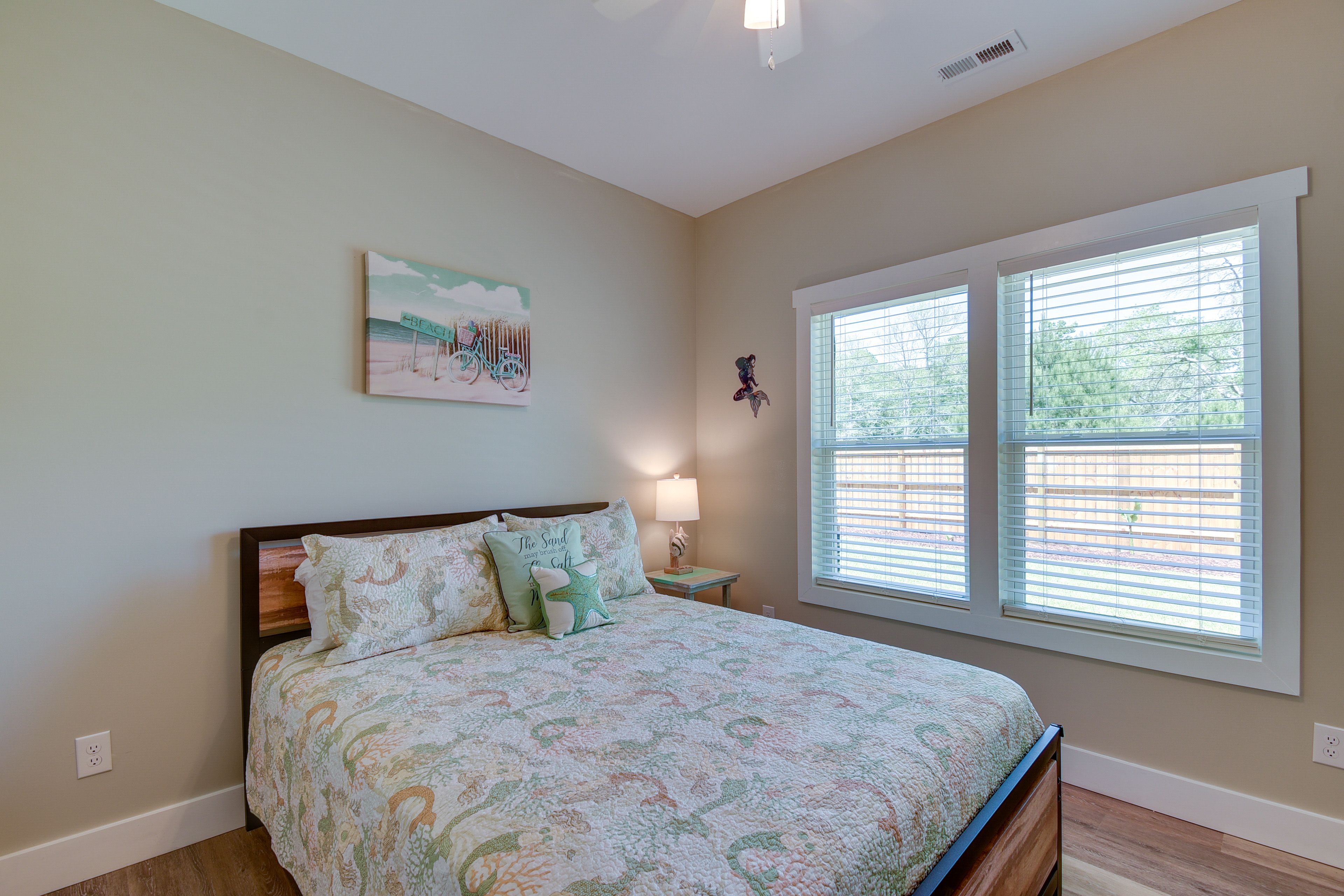 Unit B | Bedroom 4 | Queen Bed
