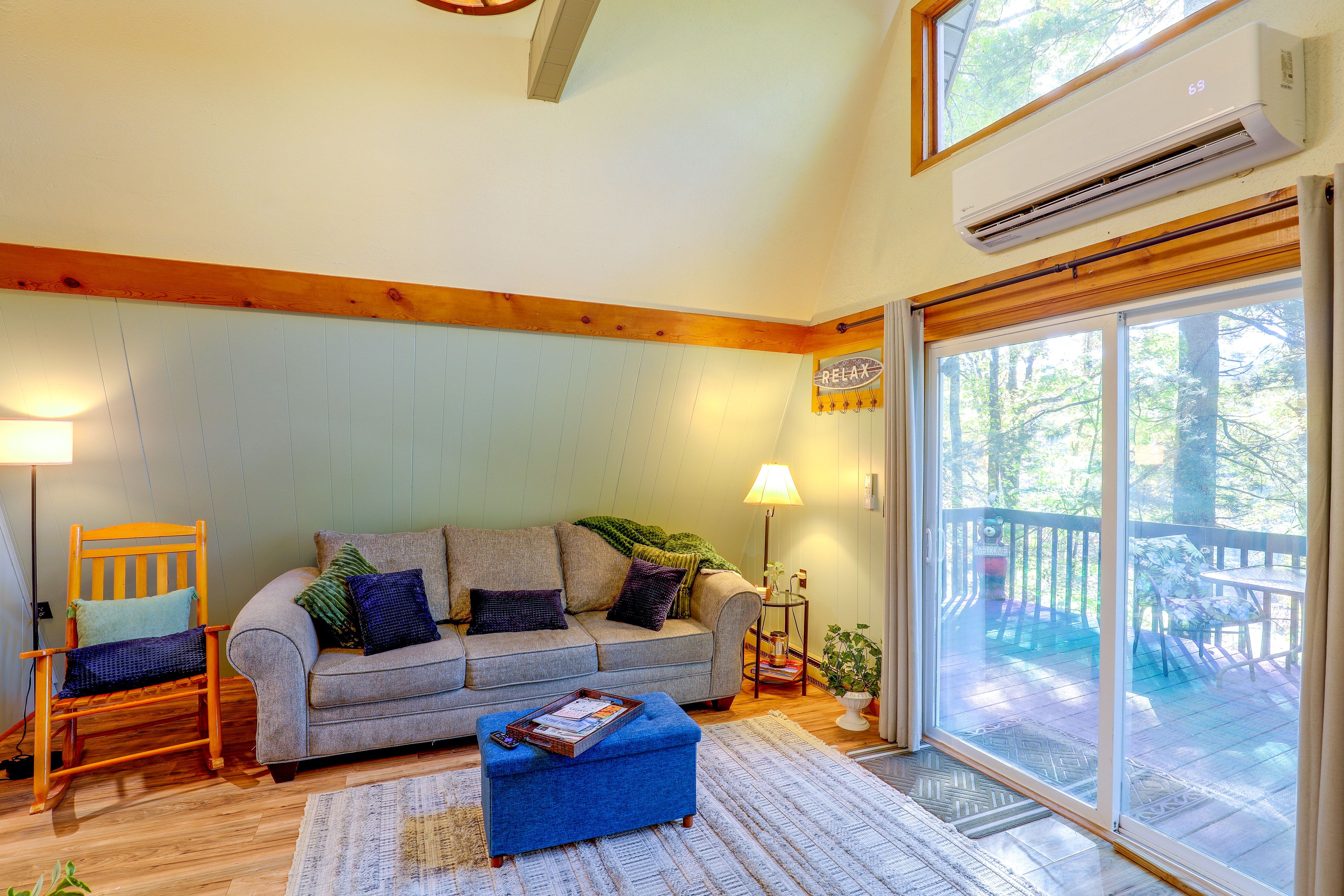 Living Room | Sleeper Sofa