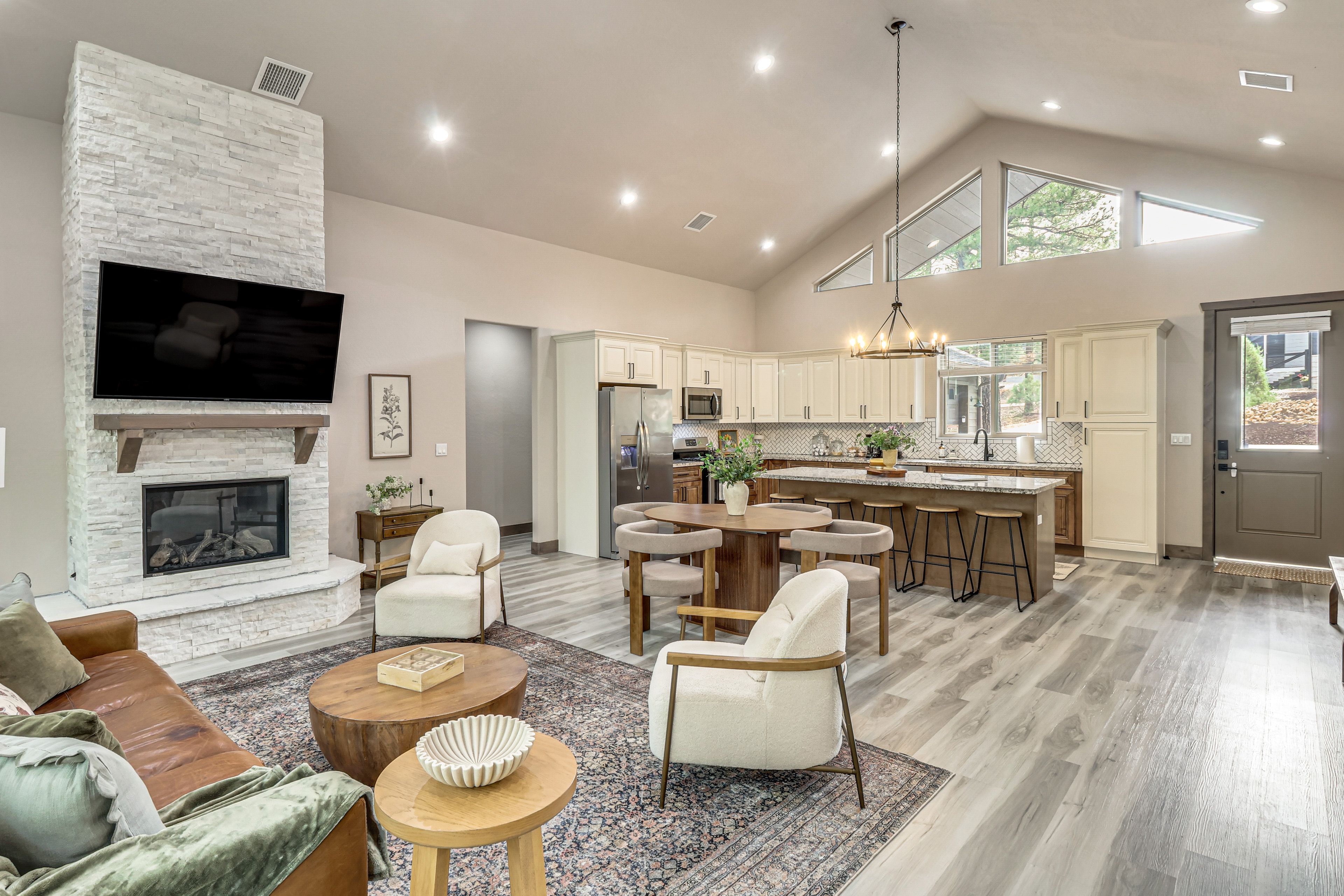 Show Low Vacation Rental | 3BR | 2BA | 2,175 Sq Ft | 4 Steps to Enter