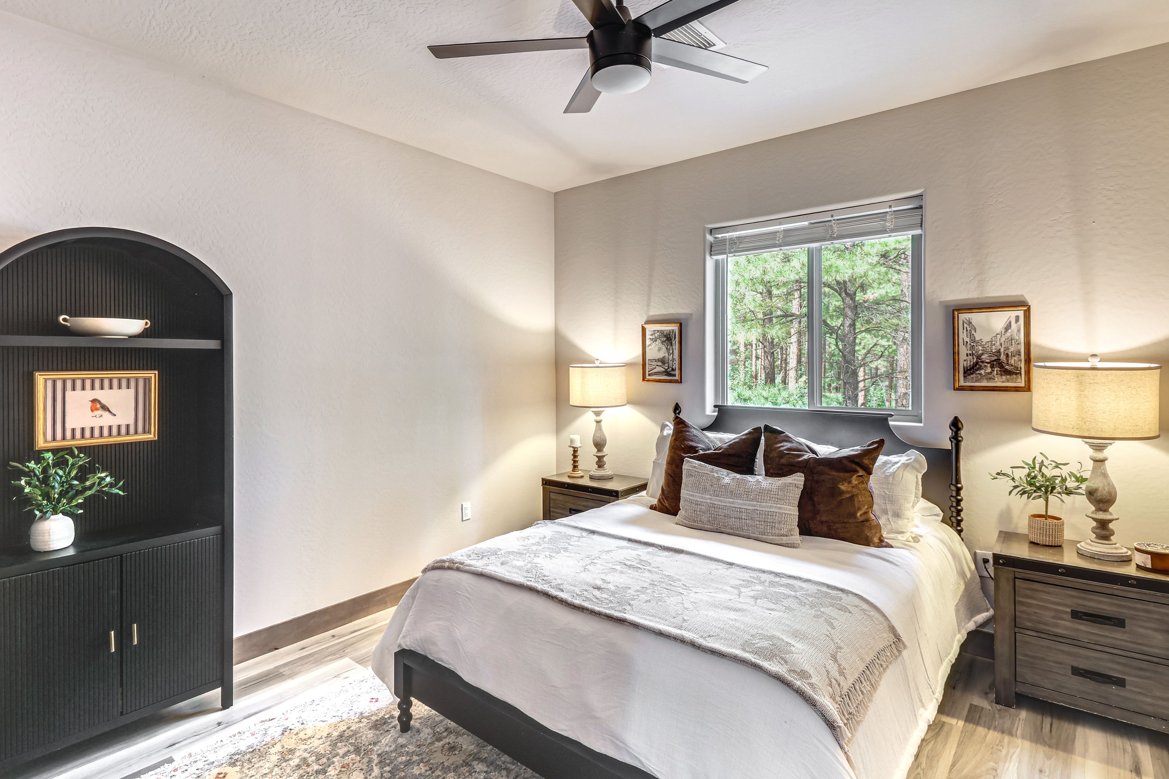 Bedroom 2 | Queen Bed