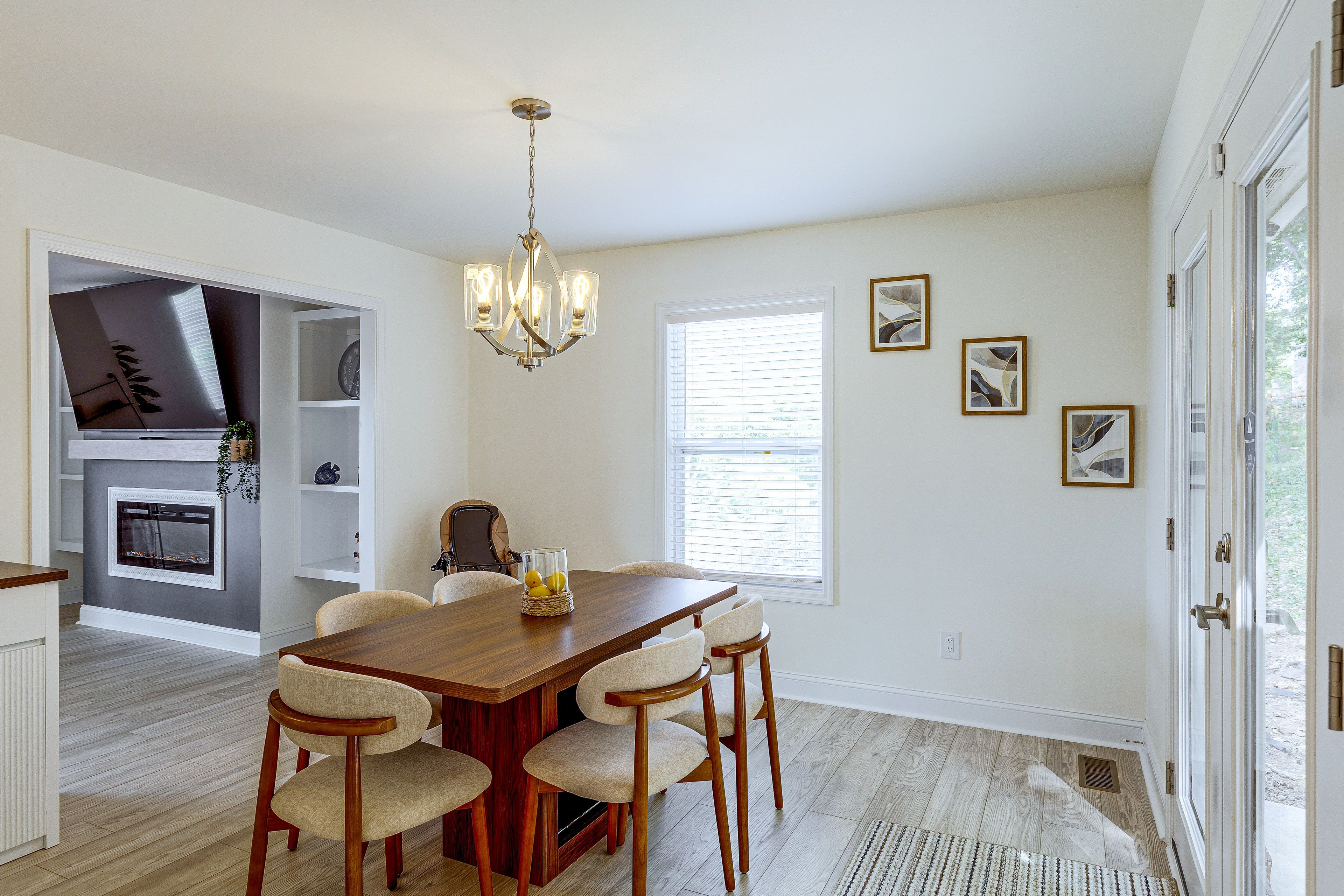 Dining Area | Main Floor