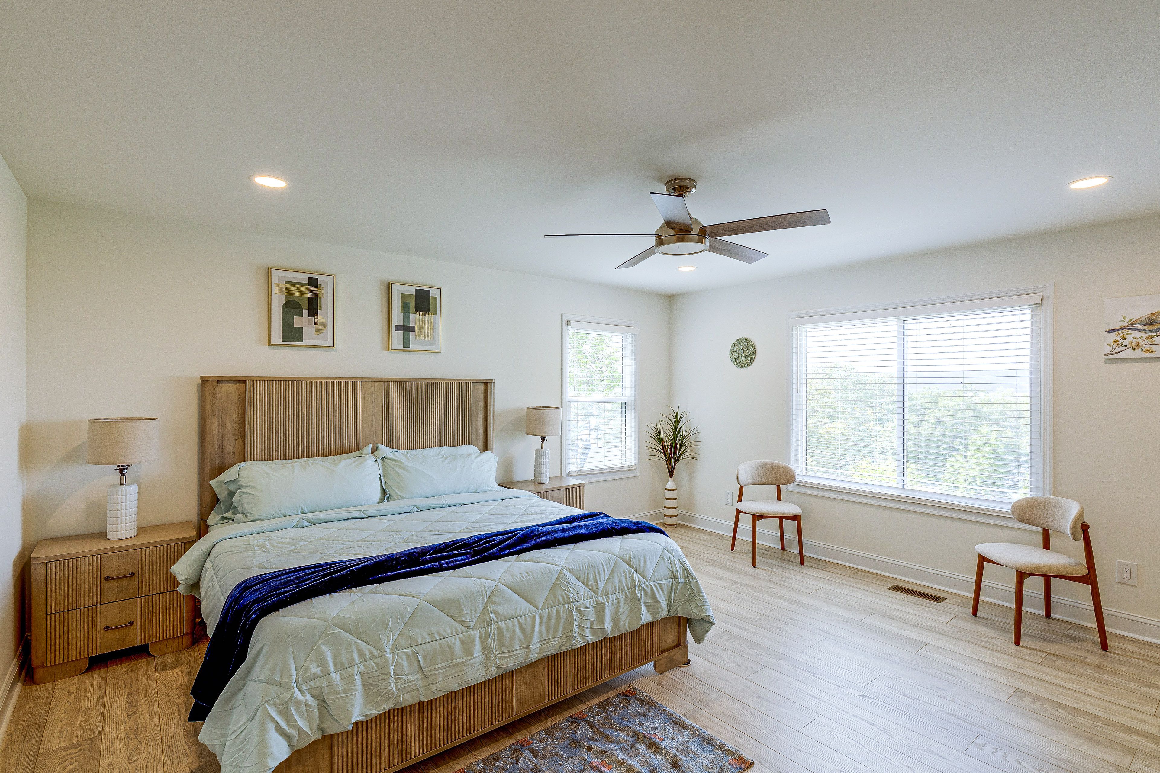 Bedroom | King Bed | Main Floor