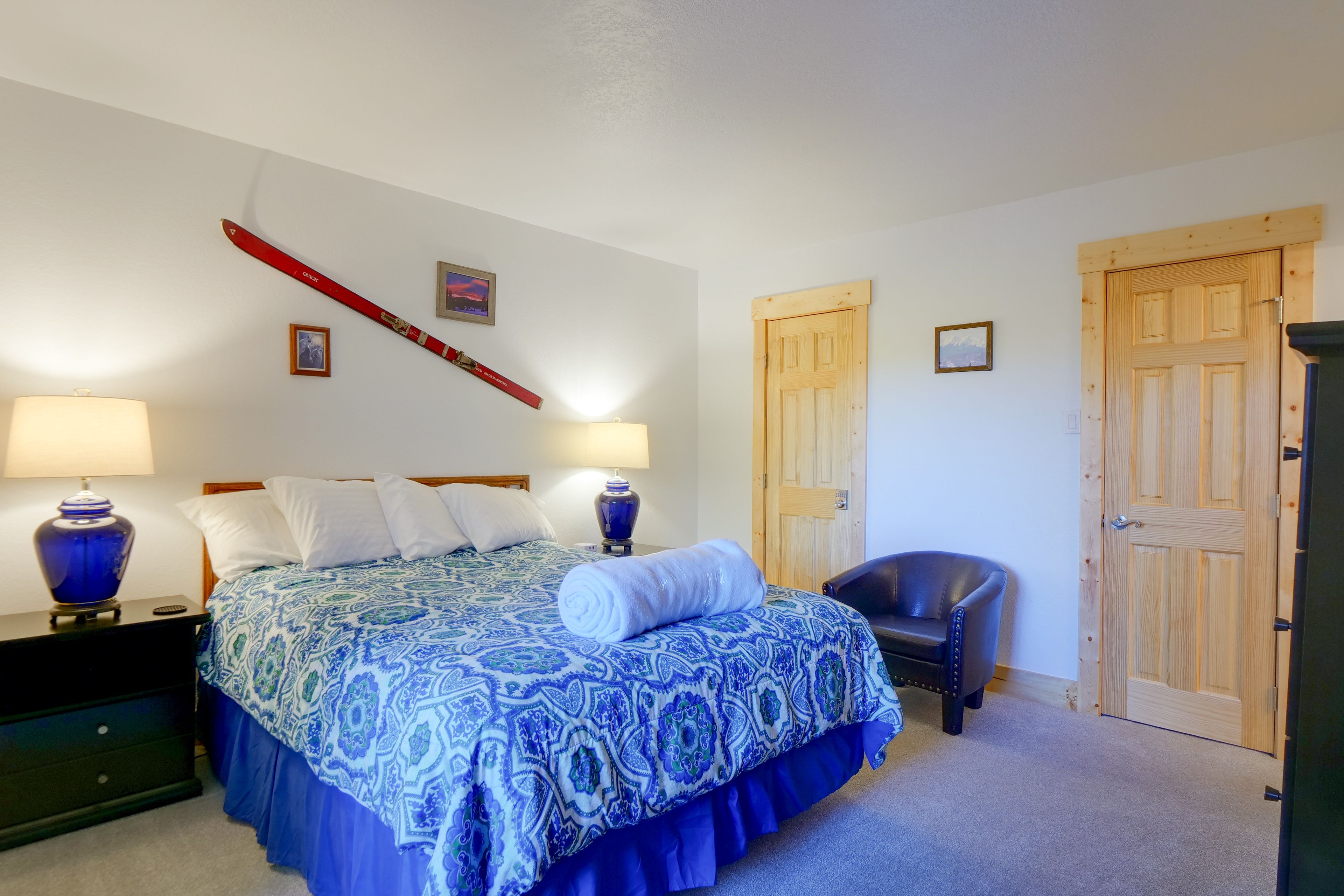 Bedroom 2 | Queen Bed