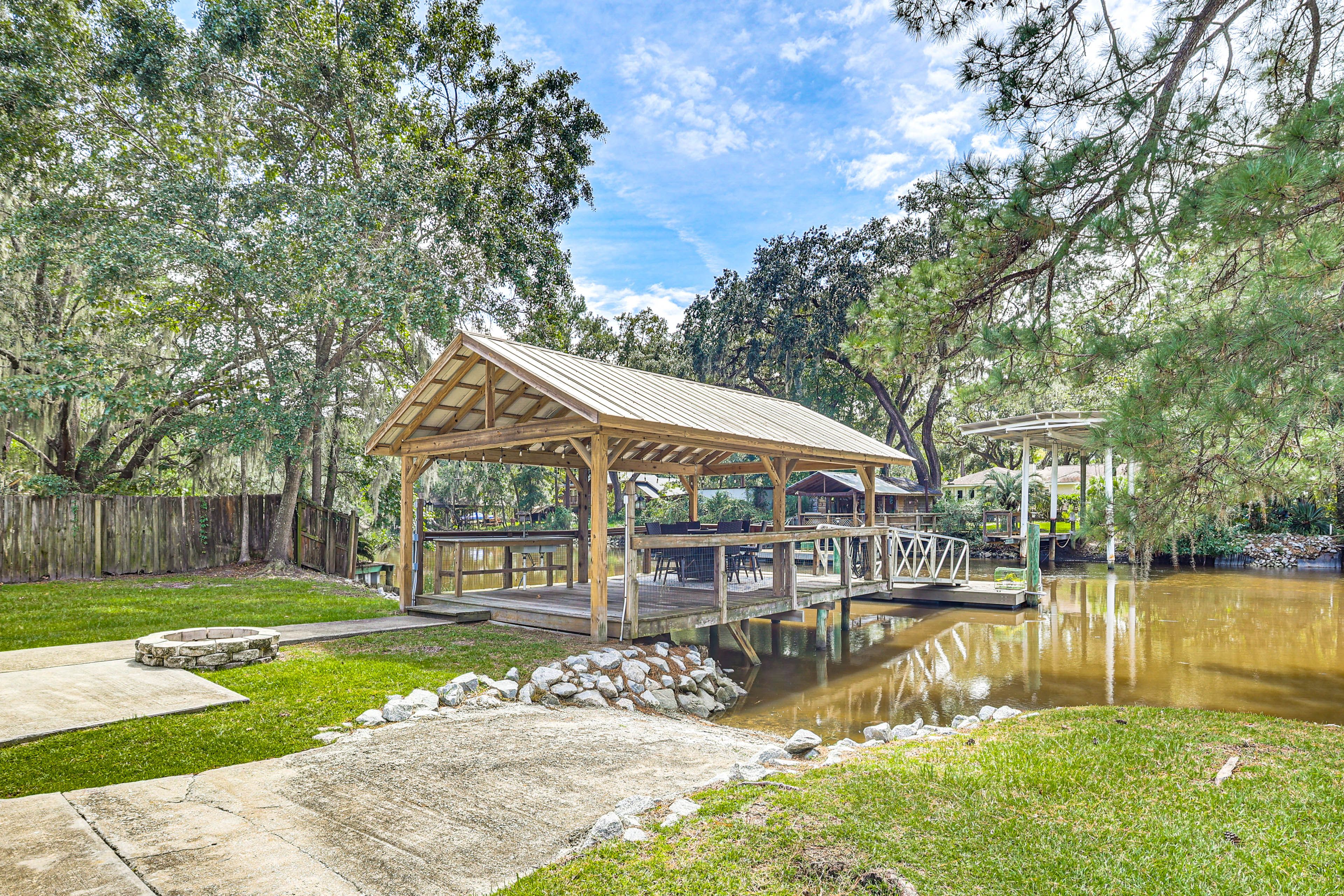 Dock | Dining Area | Fire Pit
