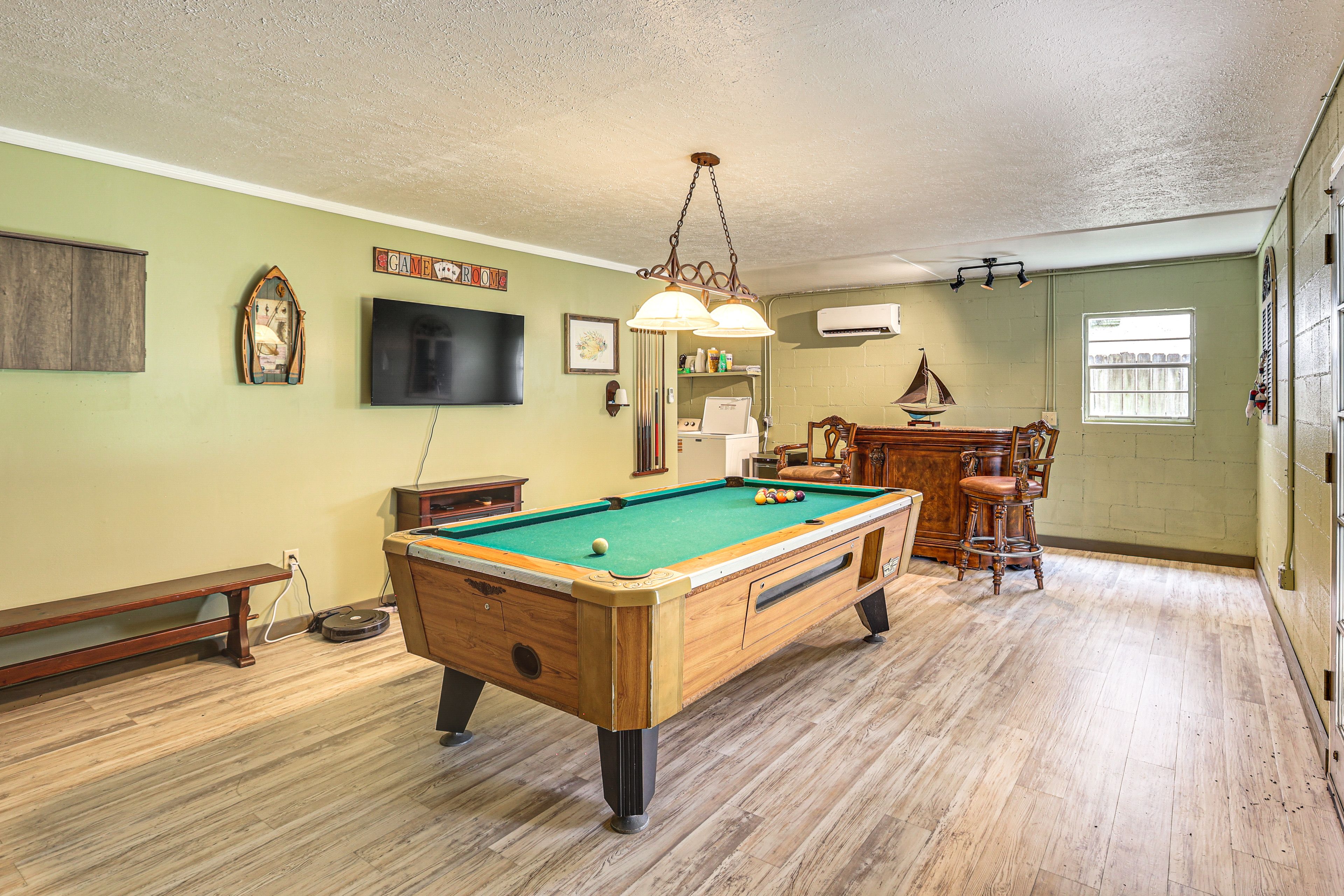 Game Room | Pool Table | Smart TV | Lower Level