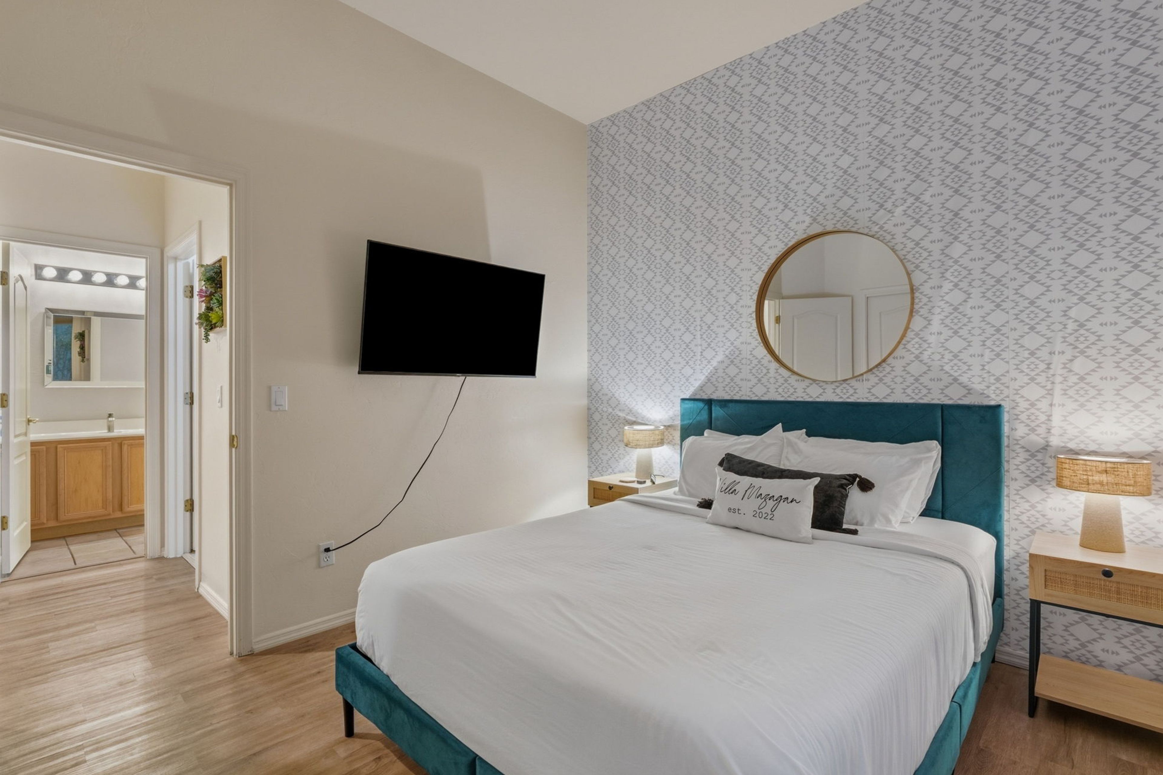 Bedroom 3 | Queen Bed