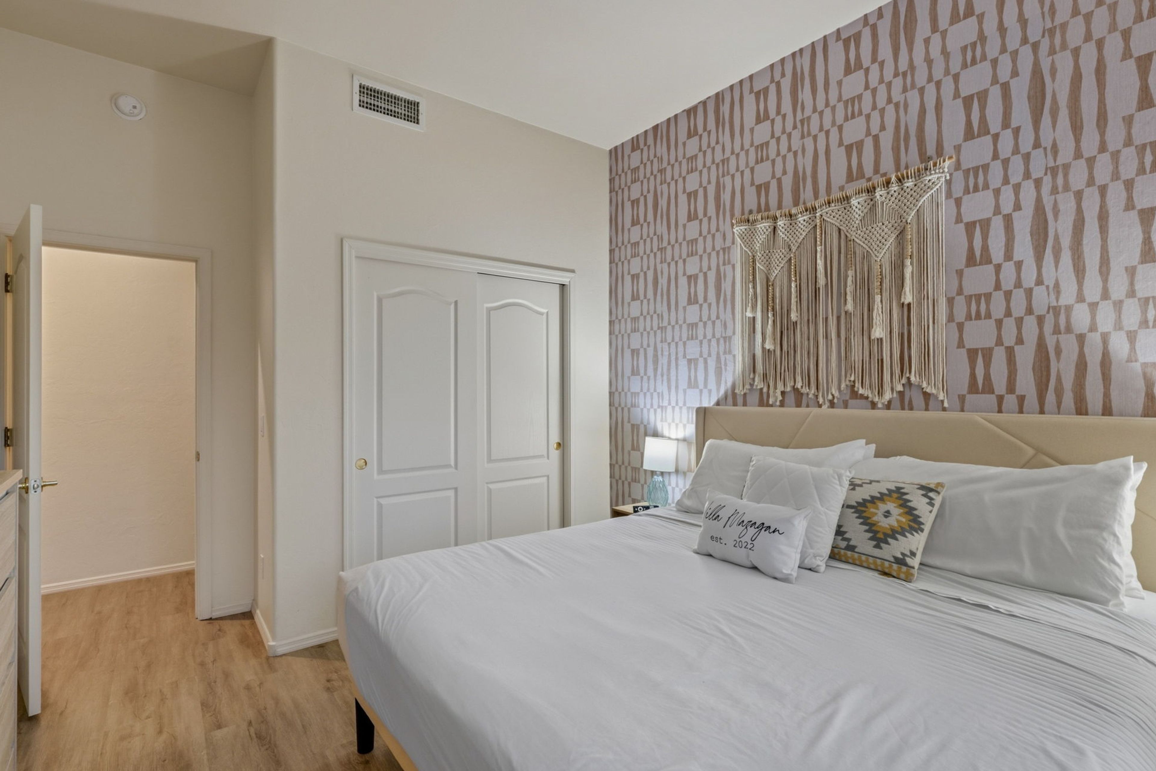 Bedroom 2 | King Bed