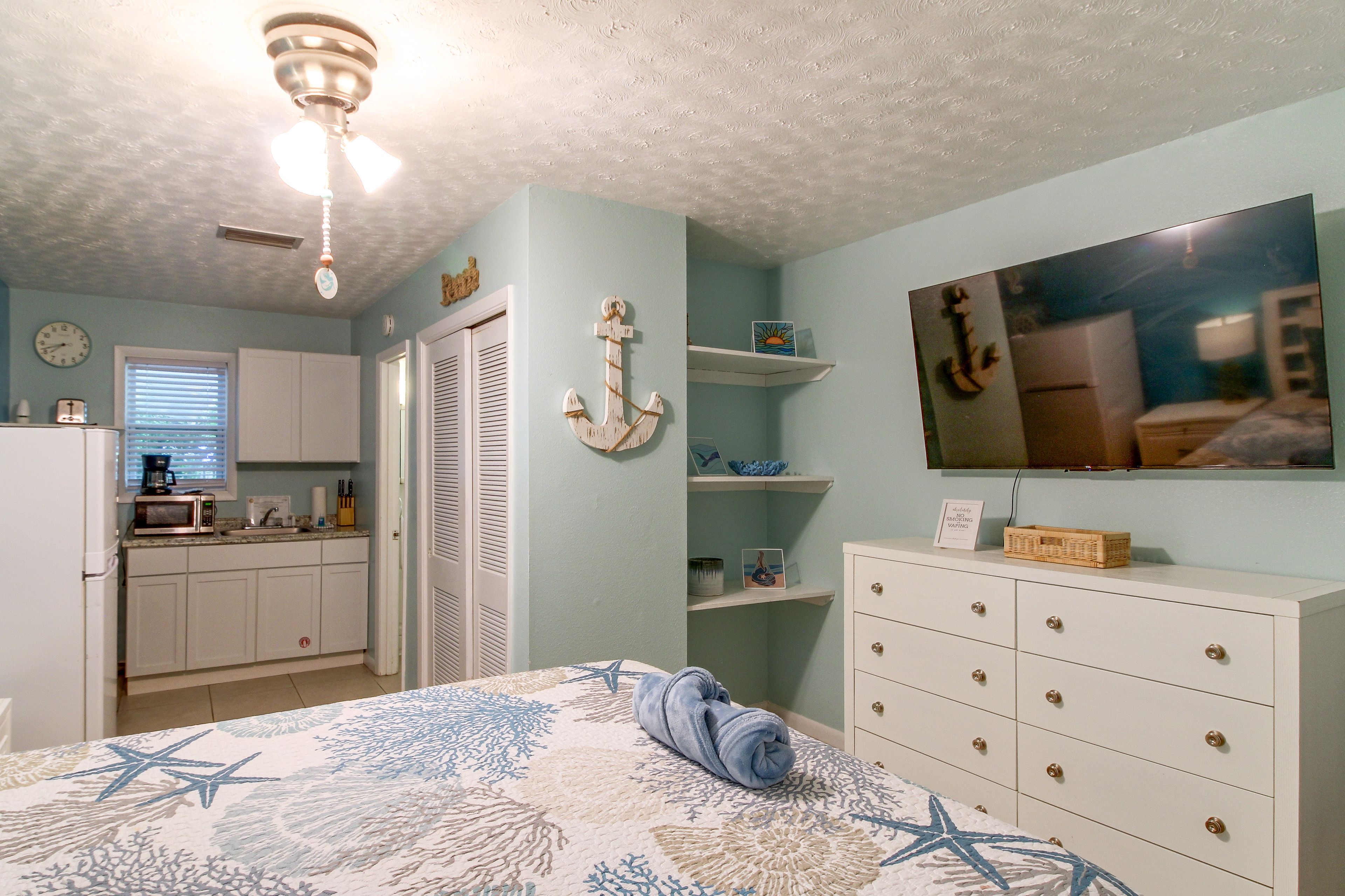 Studio | King Bed | Smart TV