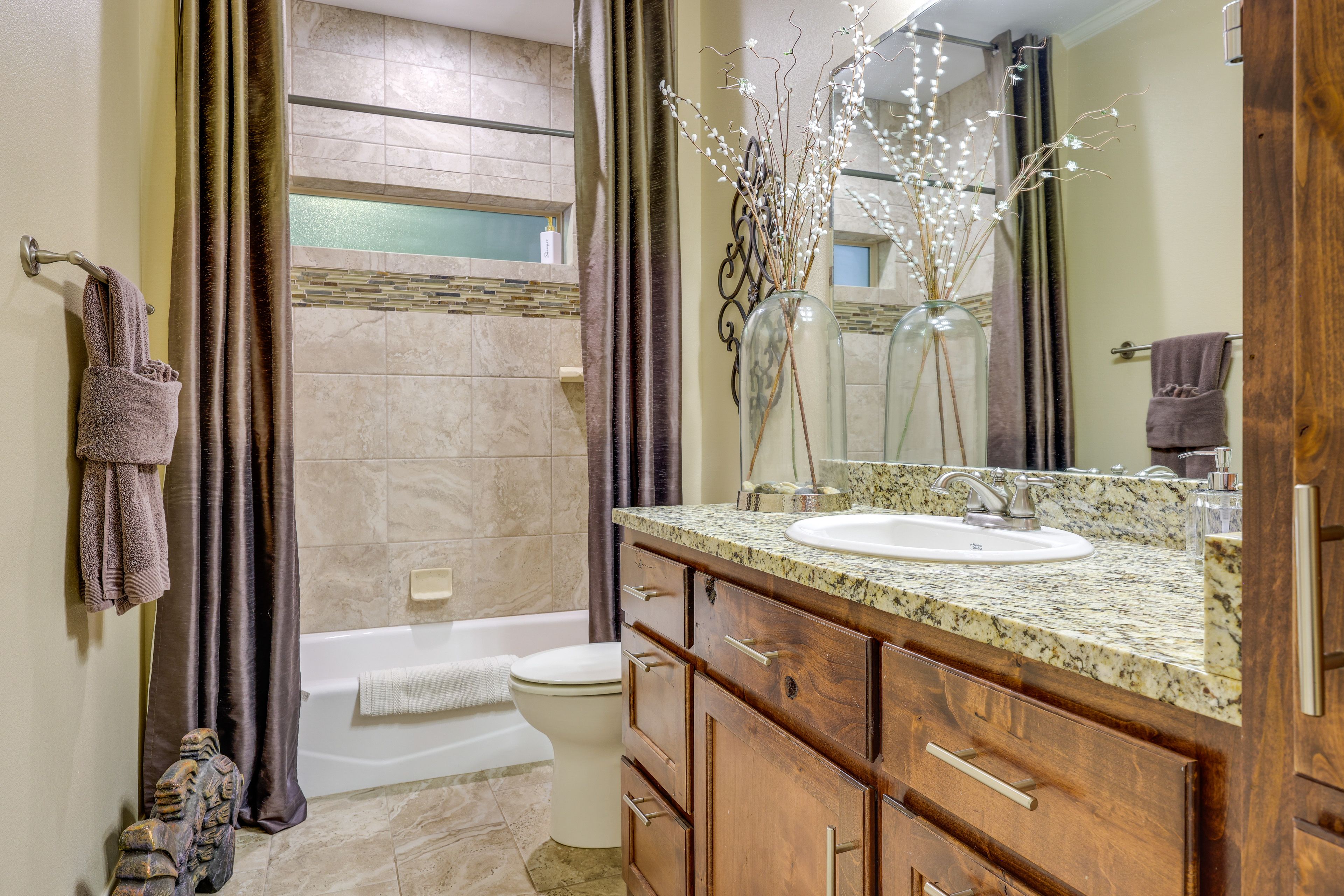 Full Bathroom