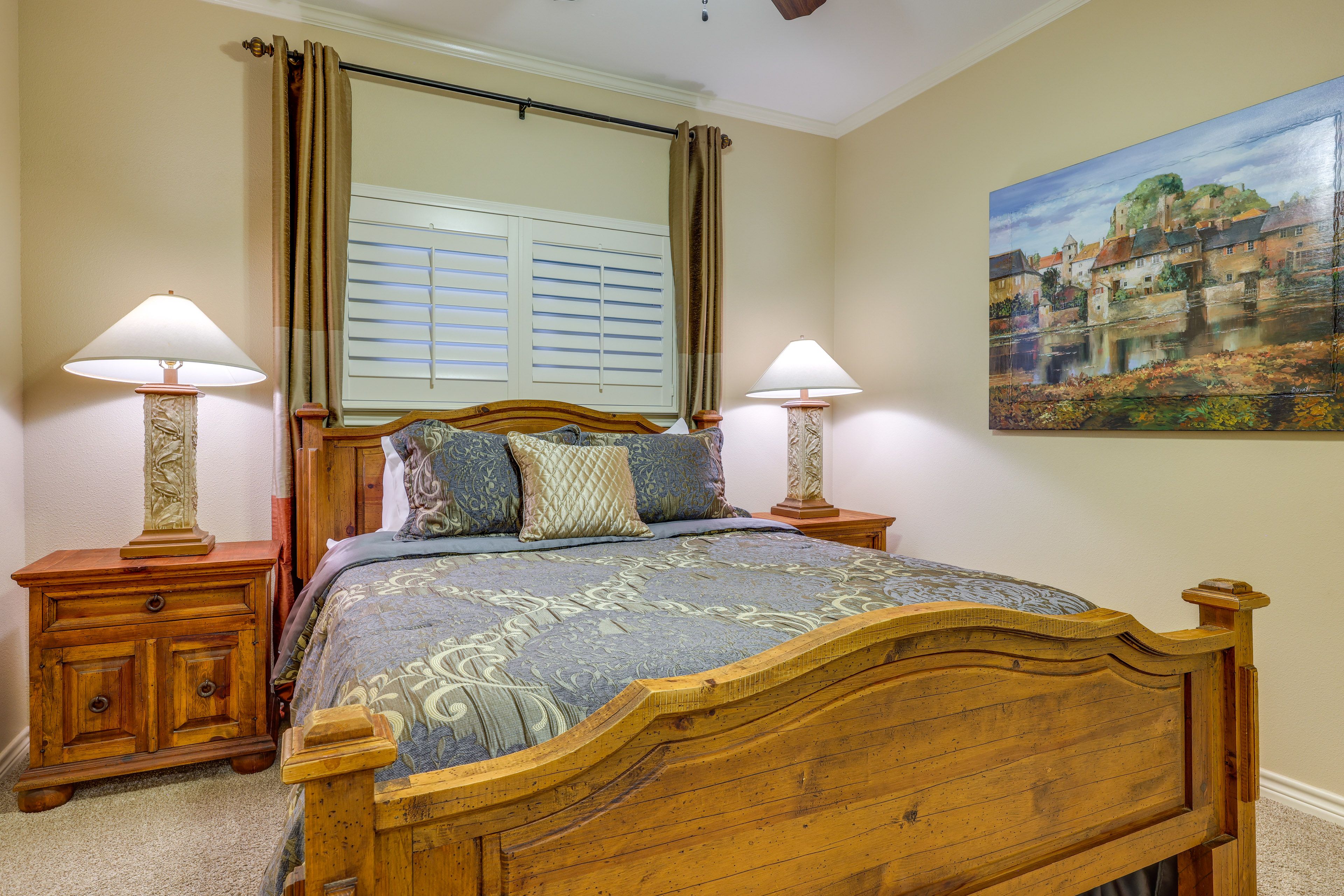 Bedroom 3 | Queen Bed