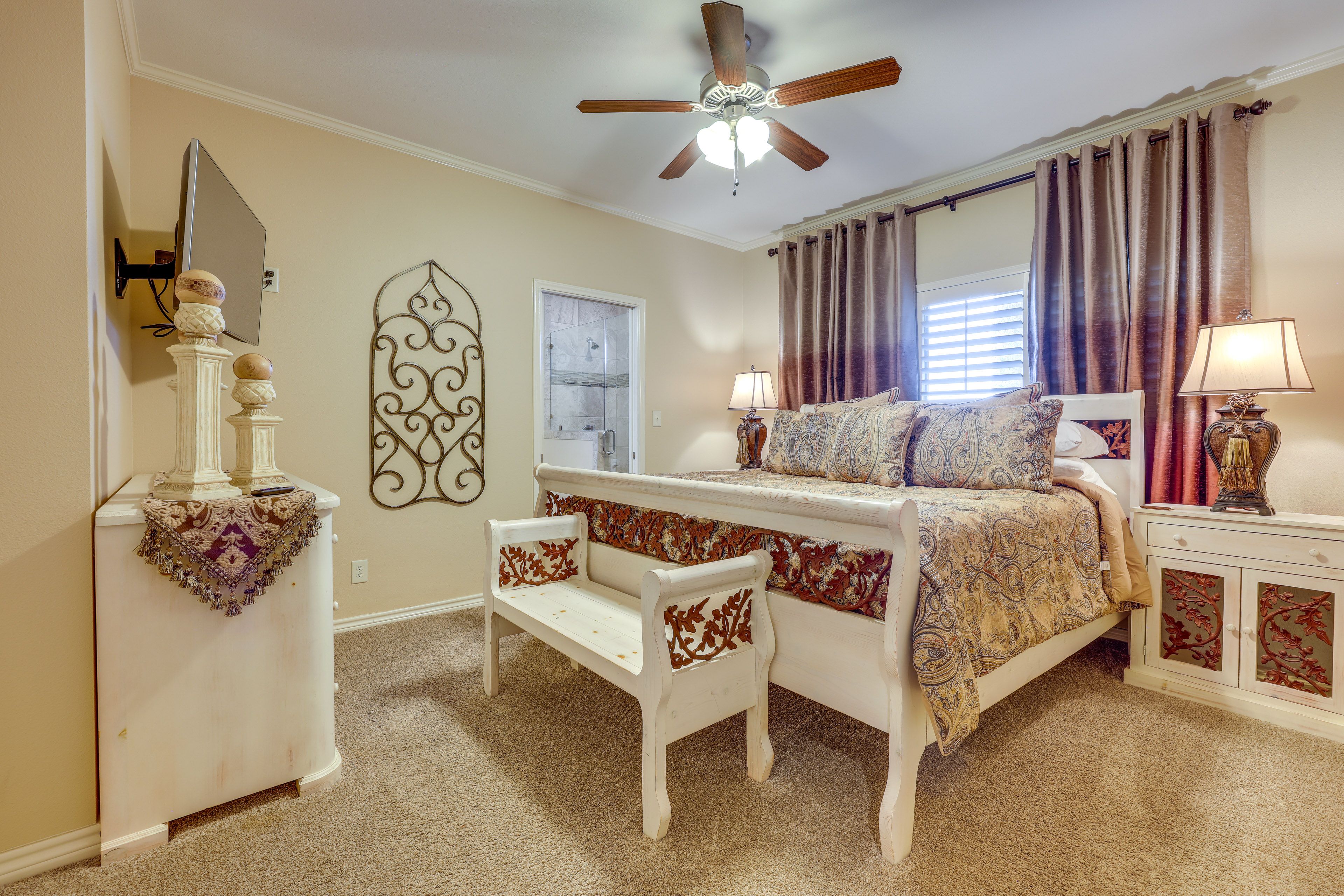 Bedroom 1 | King Bed