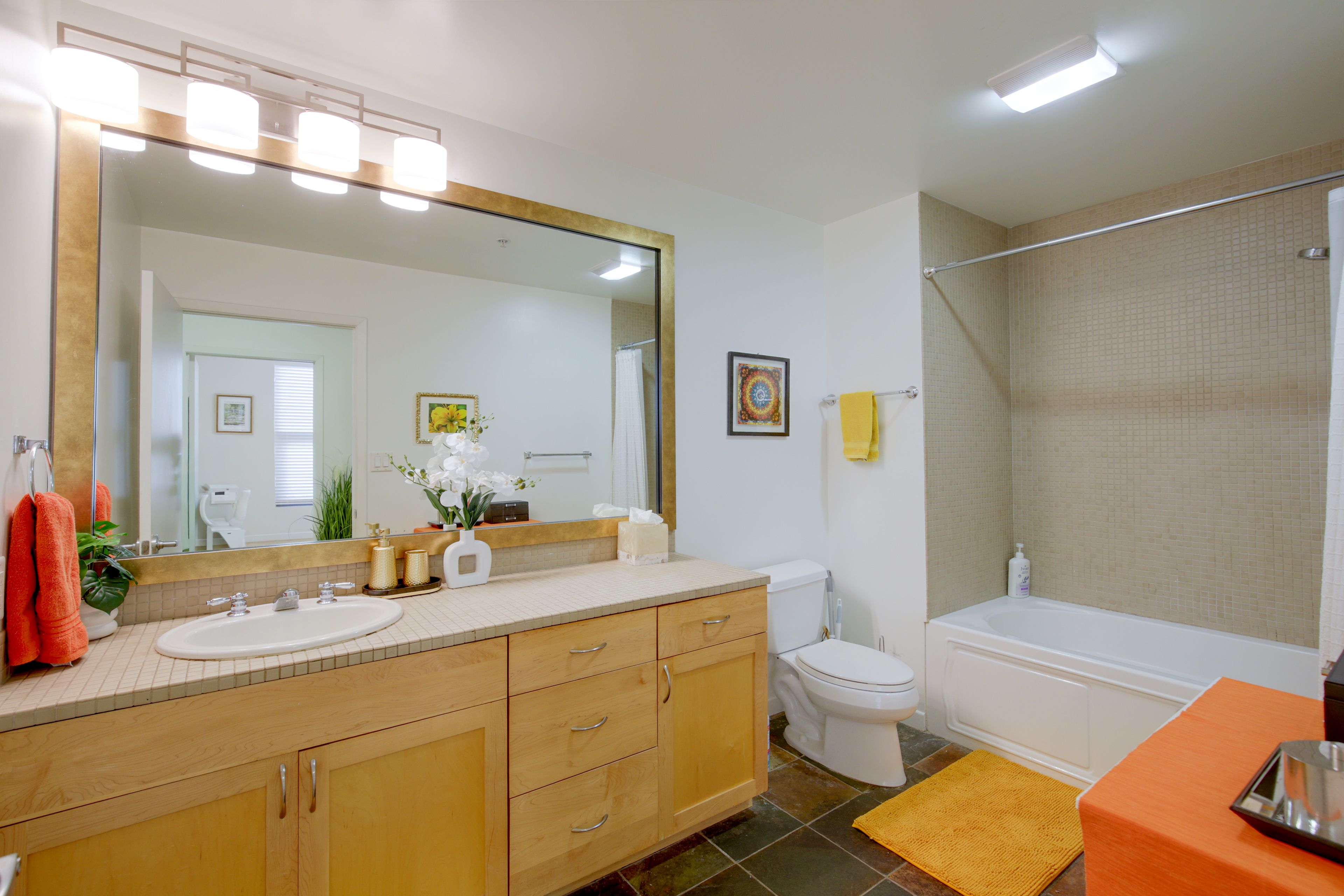 Full Bathroom