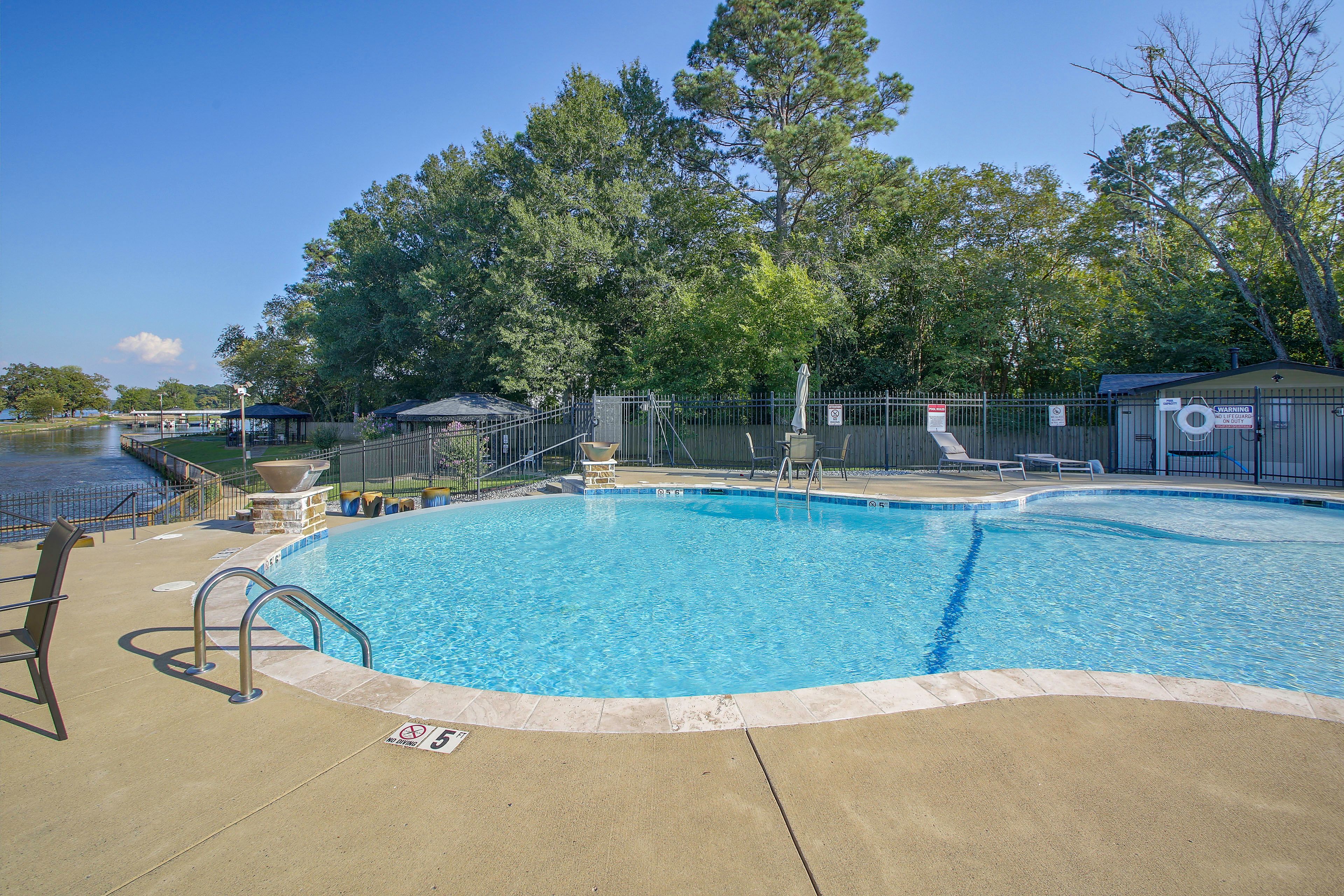 Emerald Isle Community Amenities