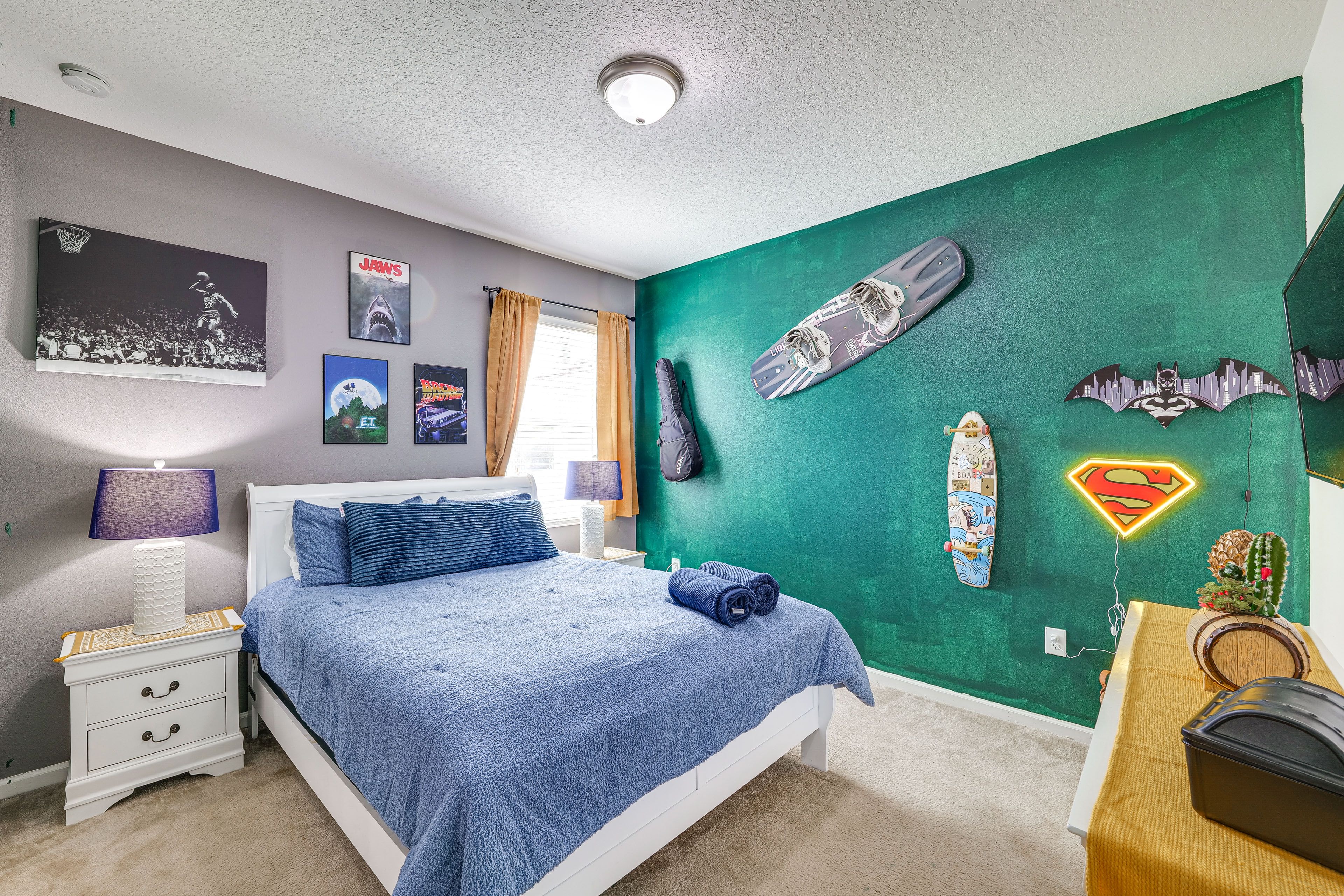 Bedroom 6 | Queen Bed