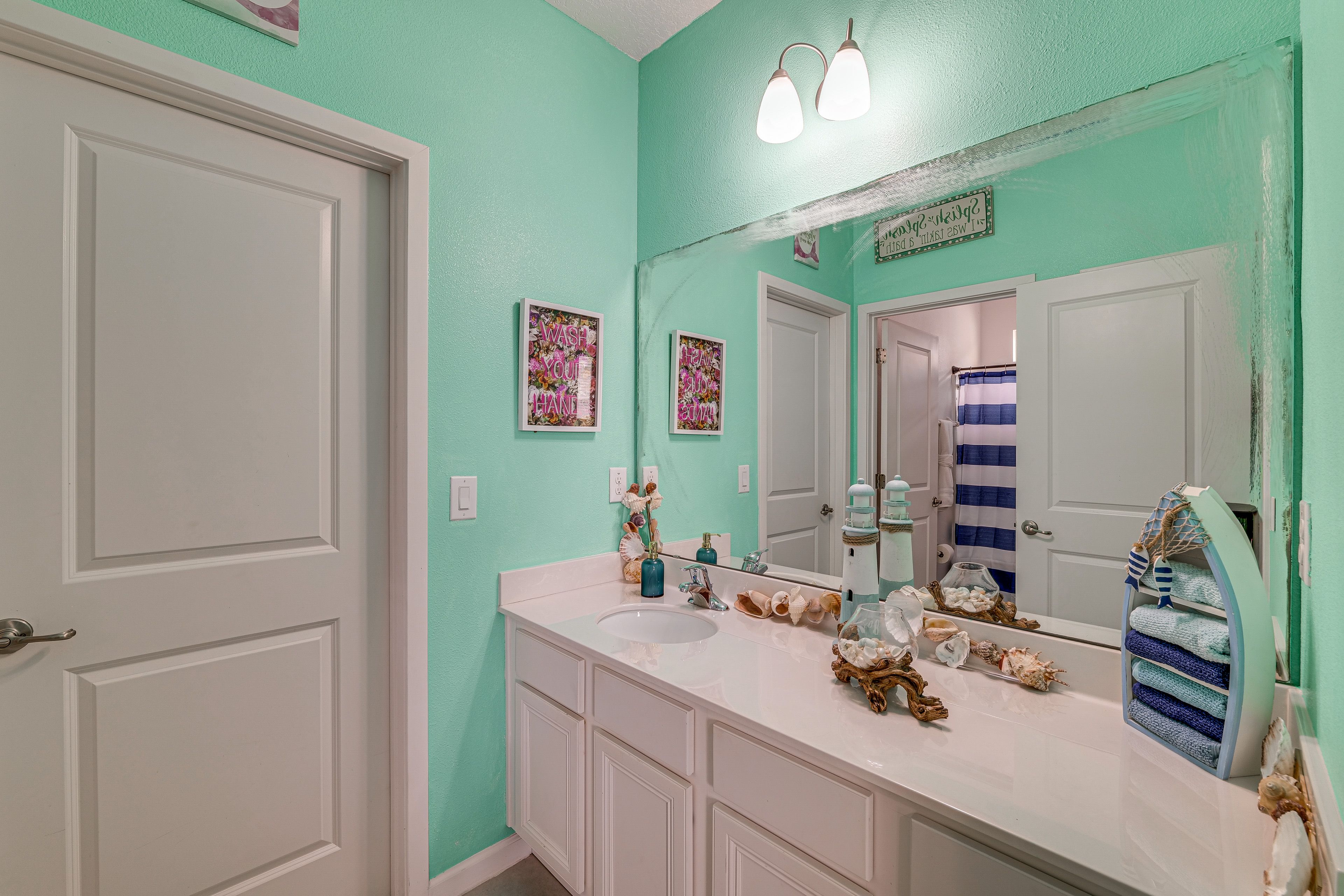 Full Bathroom