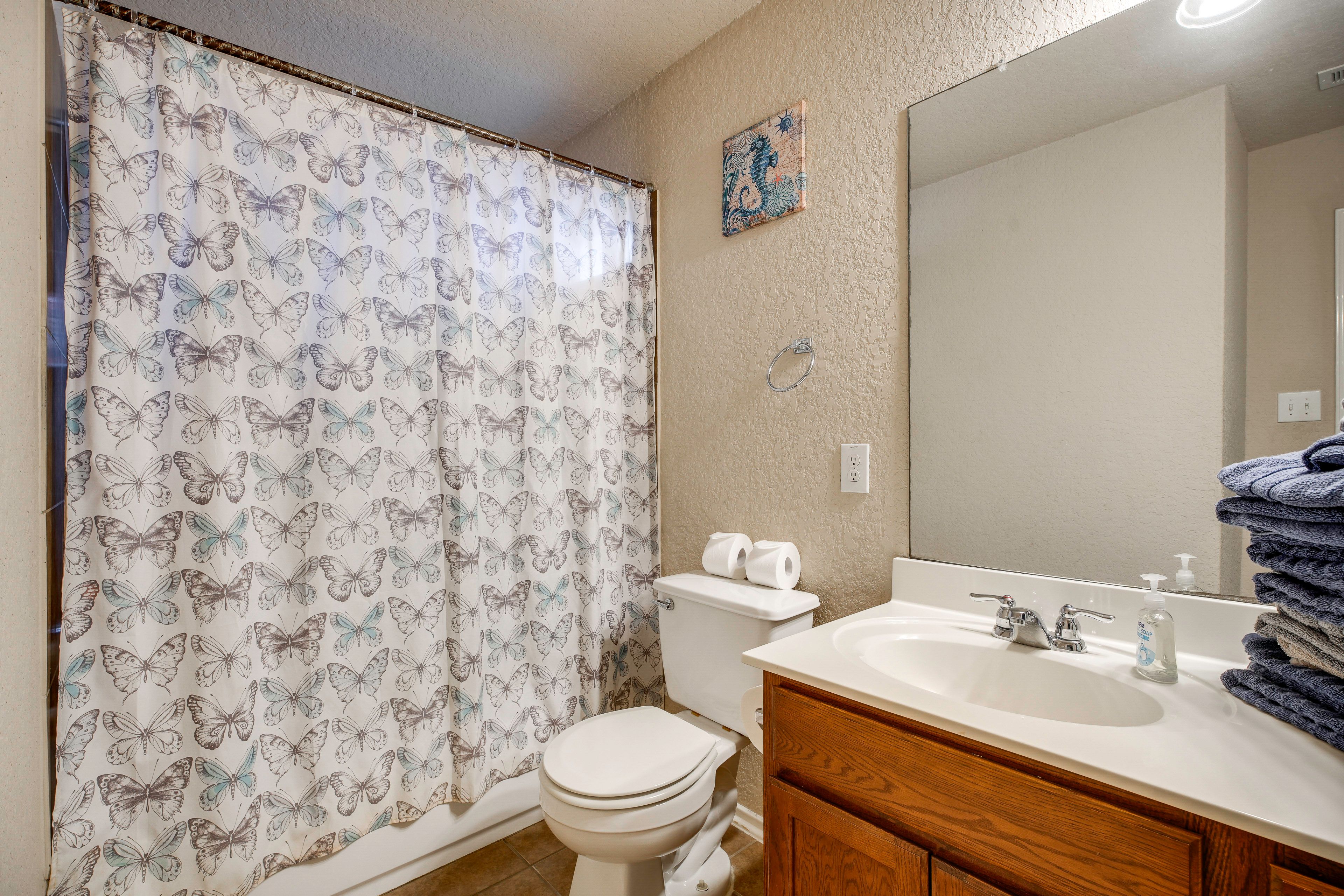 Full Bathroom | 2nd Floor