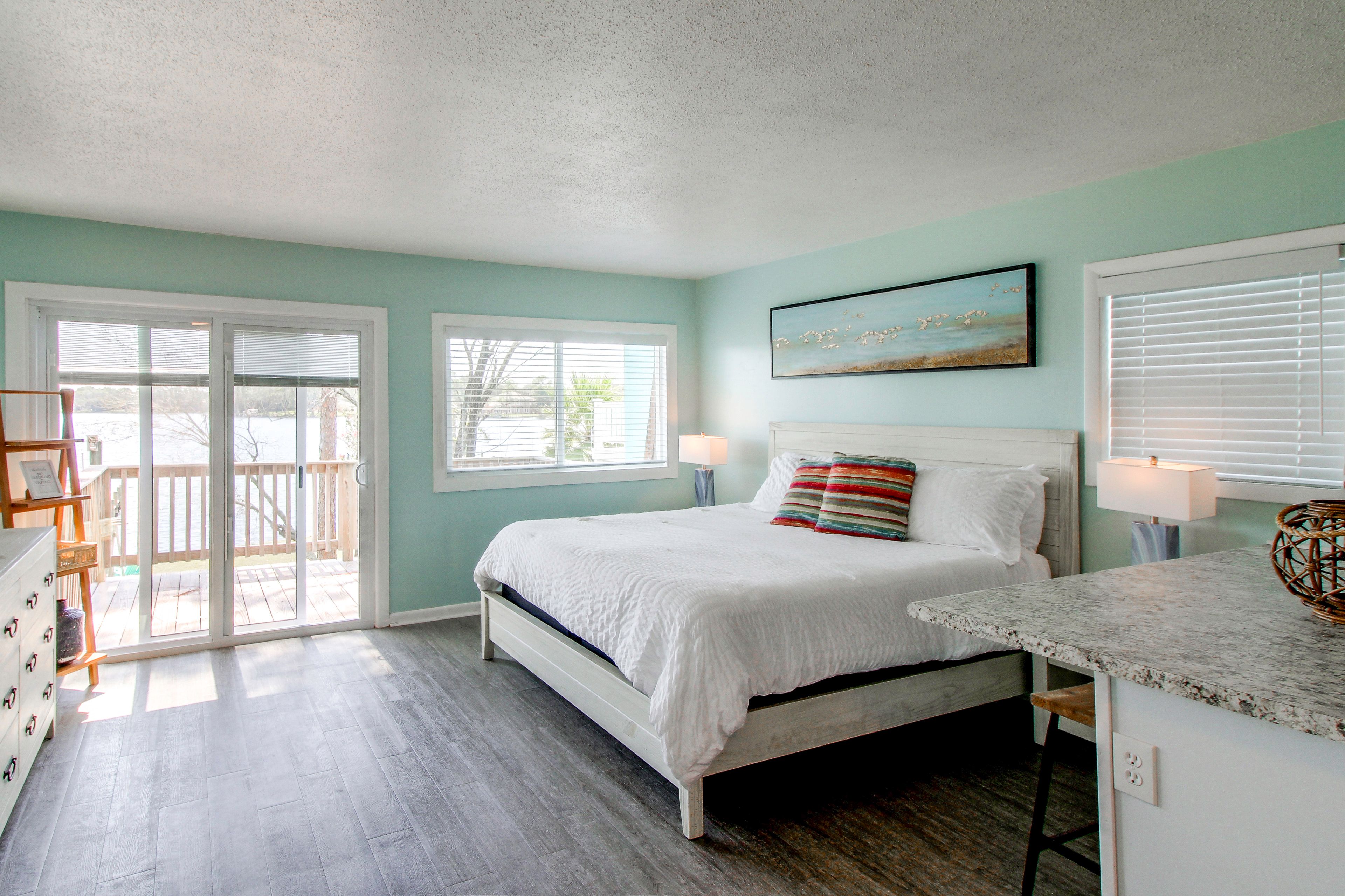 Fort Walton Beach Vacation Rental | Studio | 1BA | 350 Sq Ft